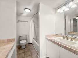 Bathroom 1 - IMG_7615