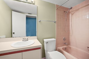 Bathroom 2 - 495A2073