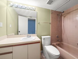 Bathroom 2 - IMG_7617