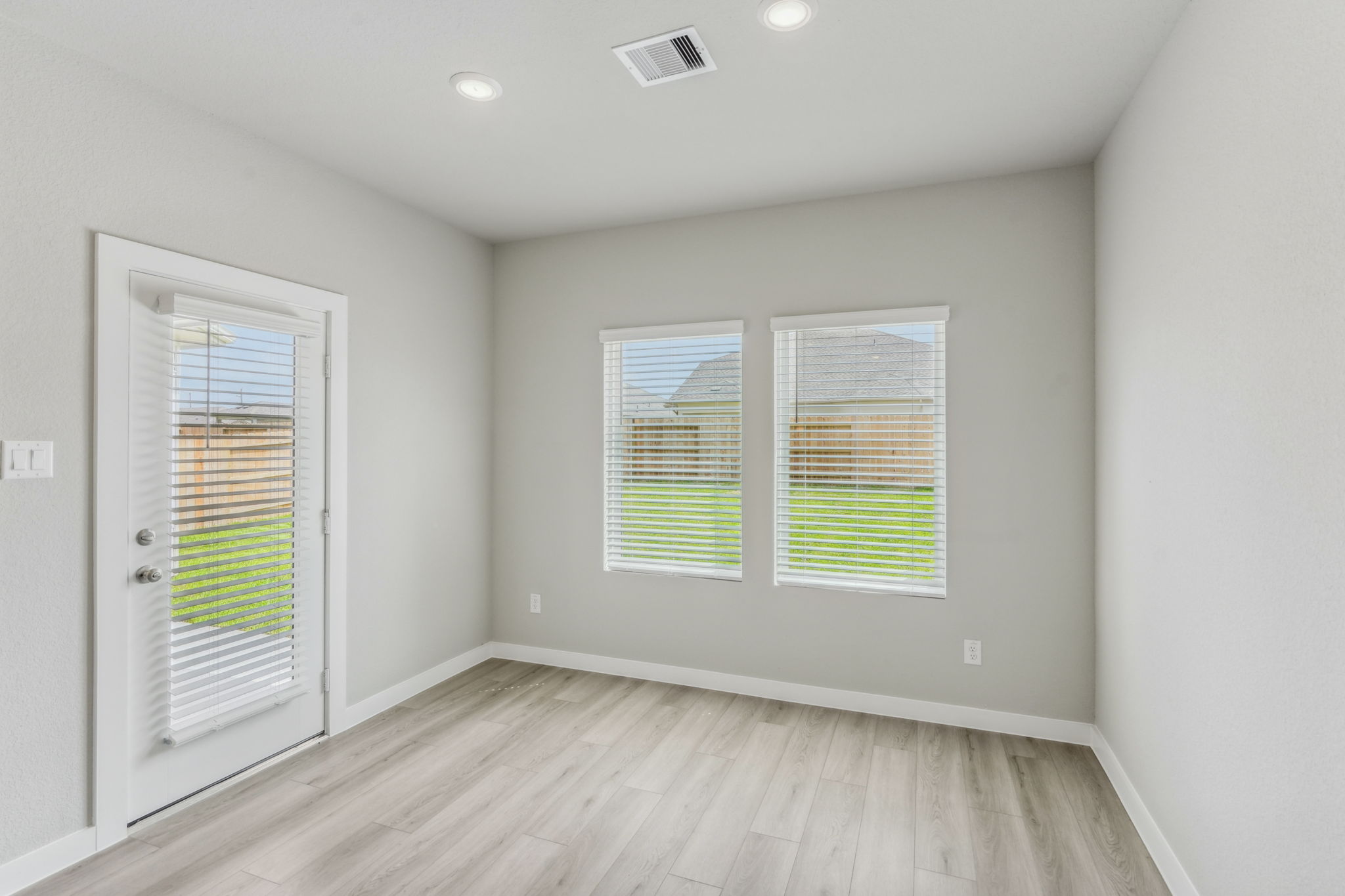 Houston - Wall Street Village - 6438 Sugarcane Lane, Richmond, TX 77469 - 025