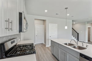 Houston - Wall Street Village - 6438 Sugarcane Lane, Richmond, TX 77469 - 010