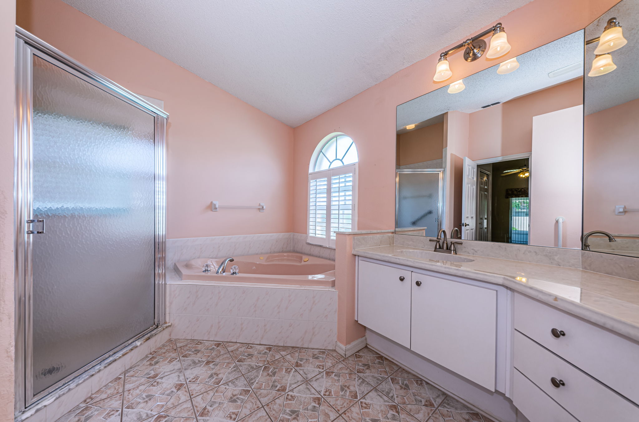 Master Bathroom1a