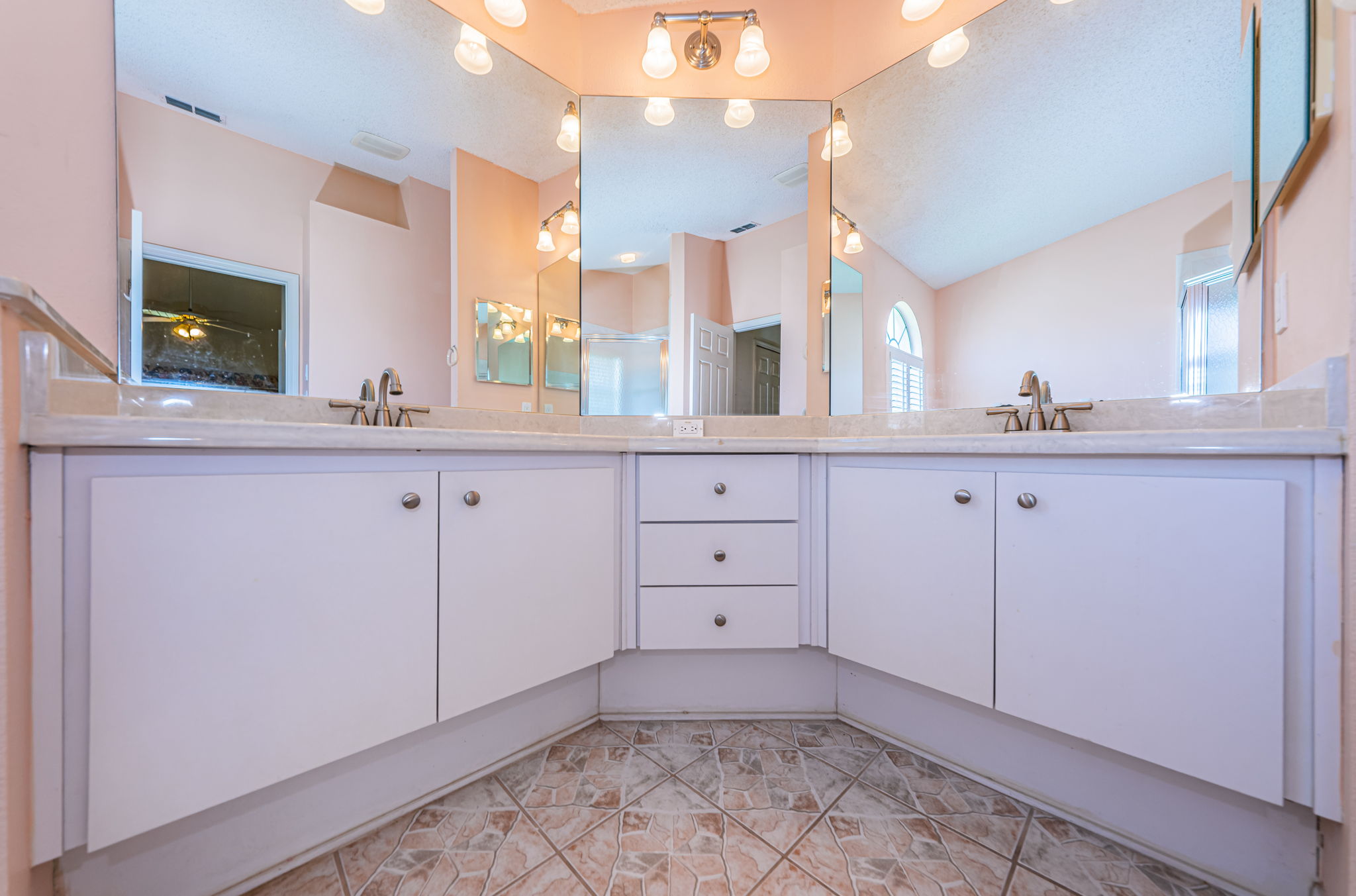 Master Bathroom1c