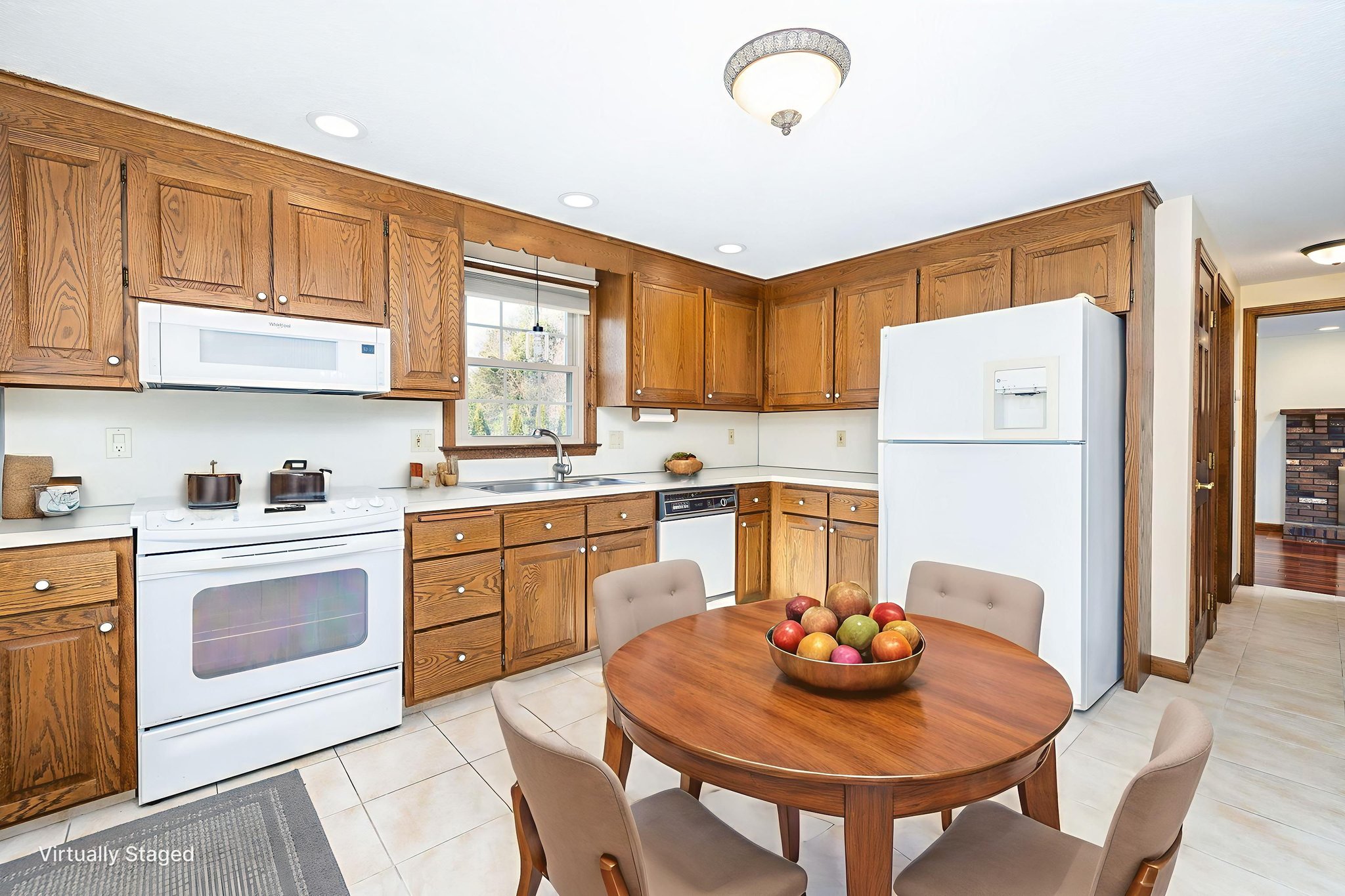 1T5A2156-Edit virtually staged.jpeg