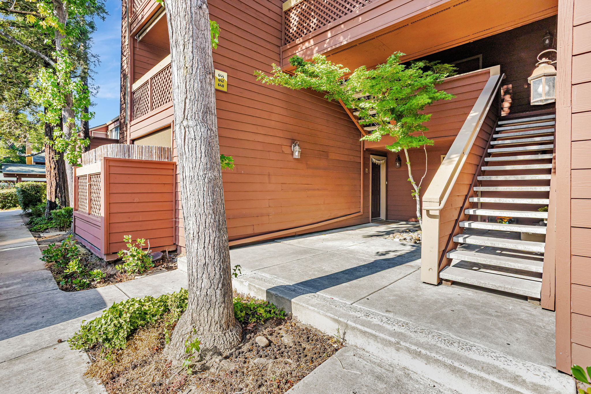 005_644 Teatree Ct
