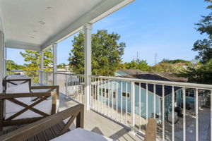 Guest house balcolny