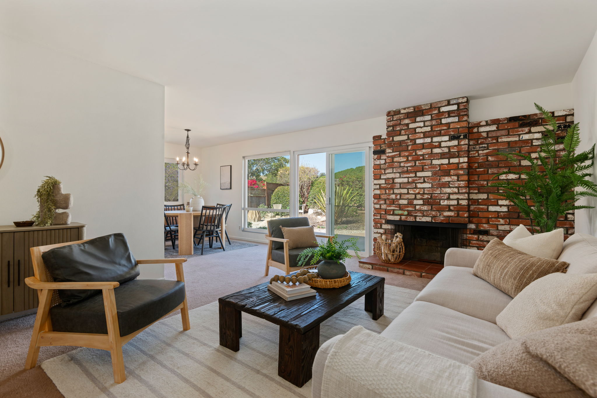 06-Living Room