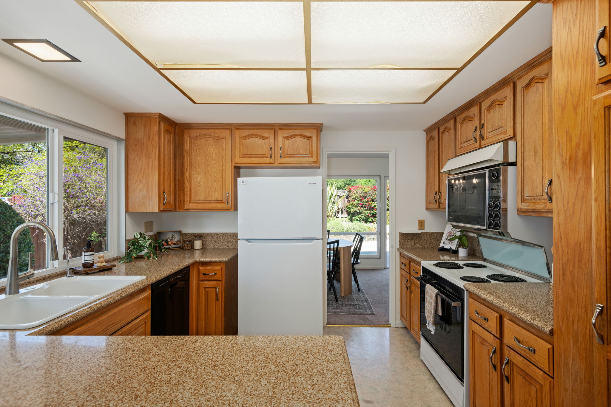 13-Kitchen