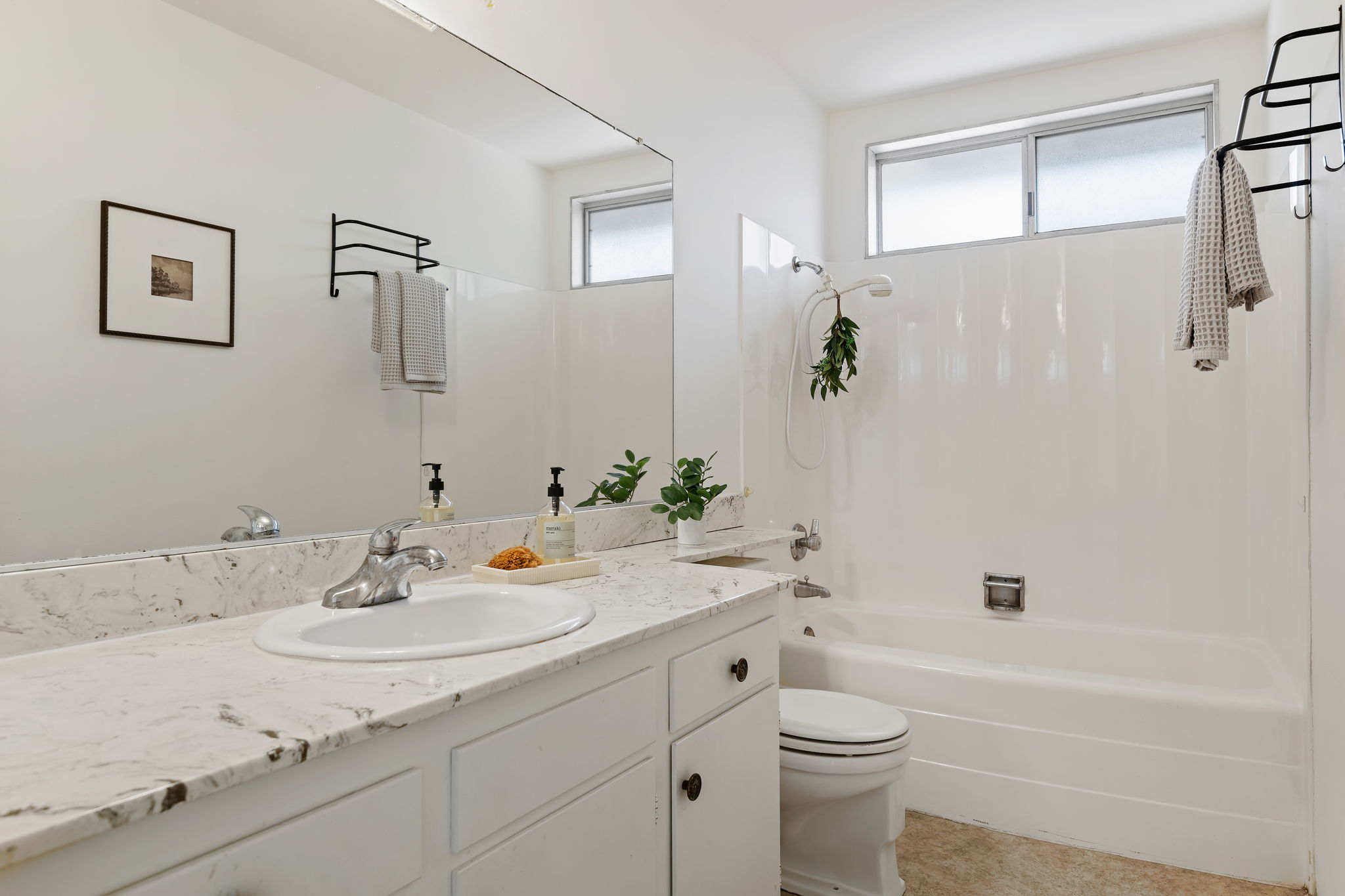 24-Bathroom 2