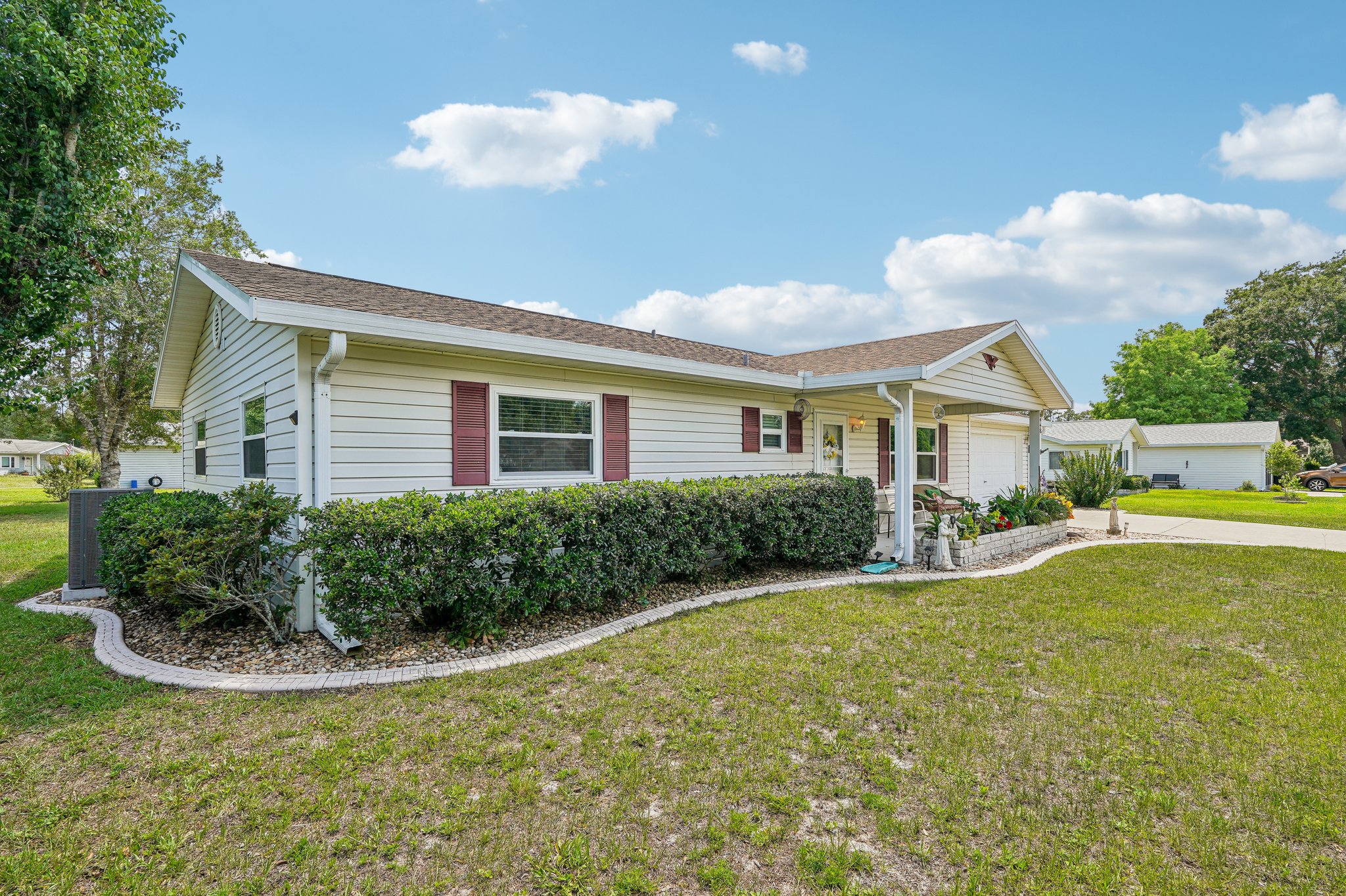 SW 111th Pl-2205-003.jpg