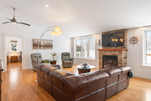 Spacious Living Room with amazing view