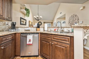 647 Alder Ln, Walnut, CA 91789, USA Photo 13