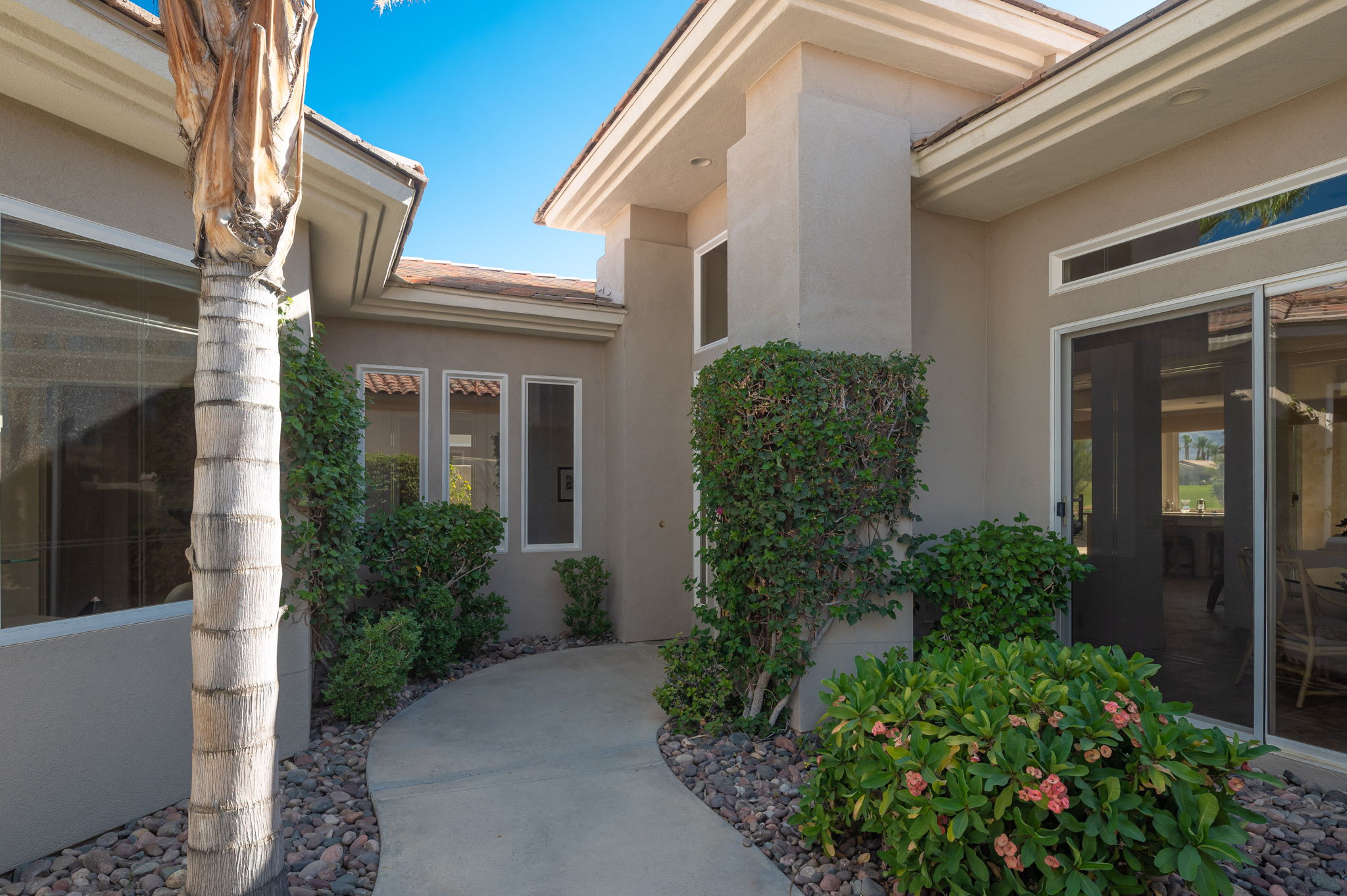  647 Mesa Grande Dr, Palm Desert, CA 92211, US Photo 16