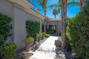  647 Mesa Grande Dr, Palm Desert, CA 92211, US Photo 14