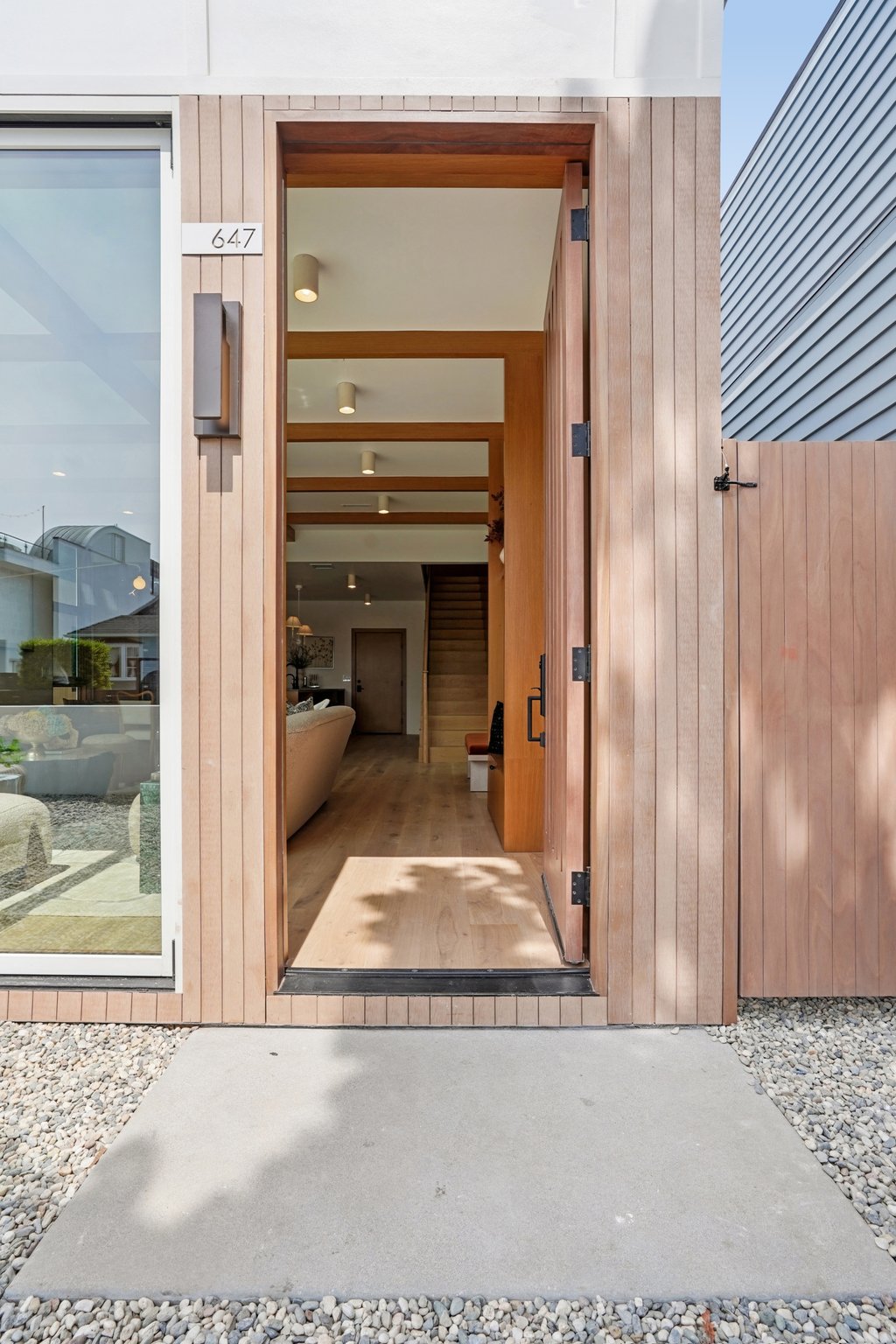 Navy St-S1004-014.jpg