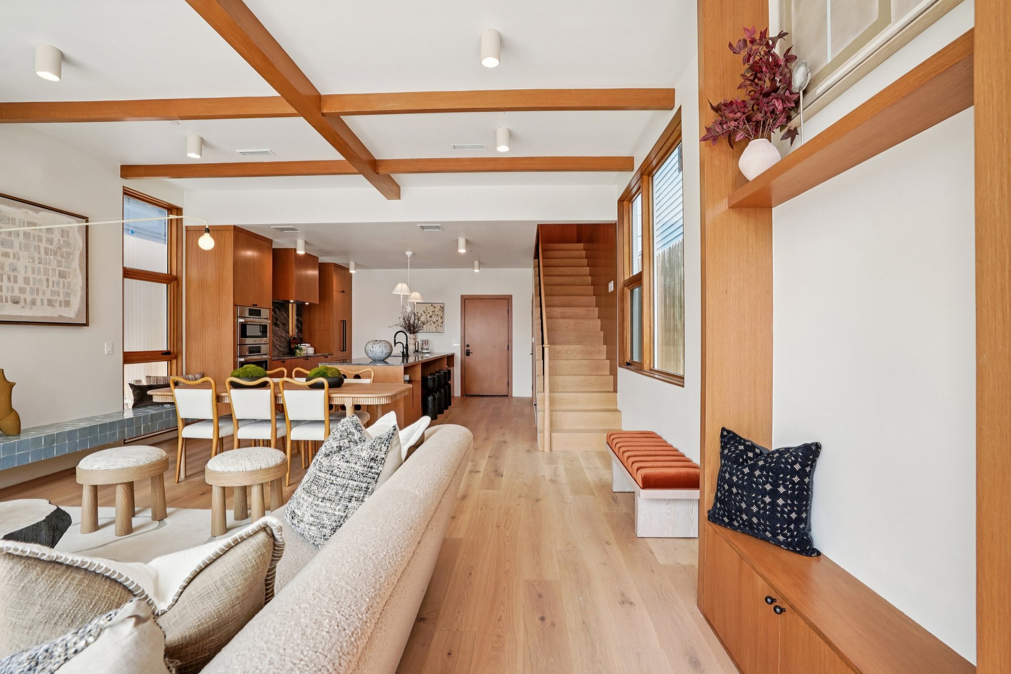 Navy St-S1004-024.jpg