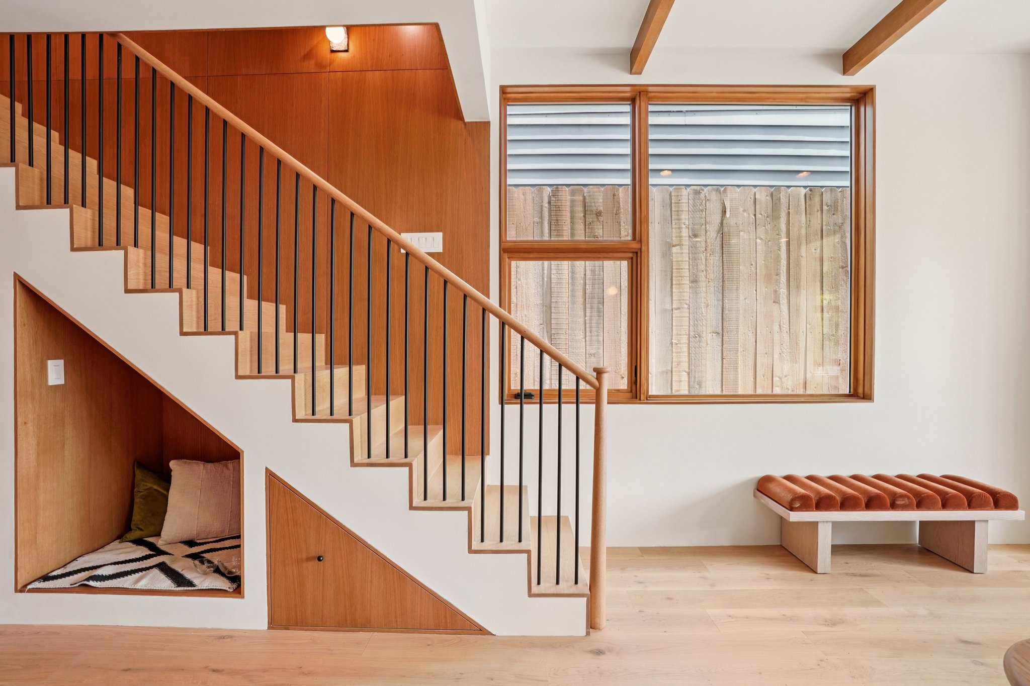 Navy St-S1004-028.jpg