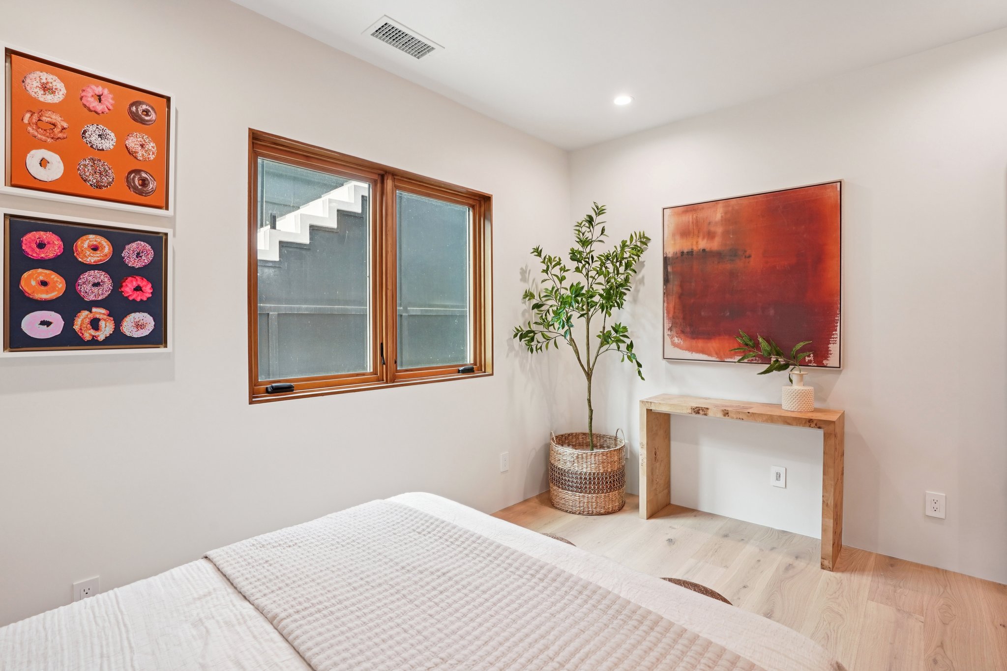 Navy St-S1004-050.jpg