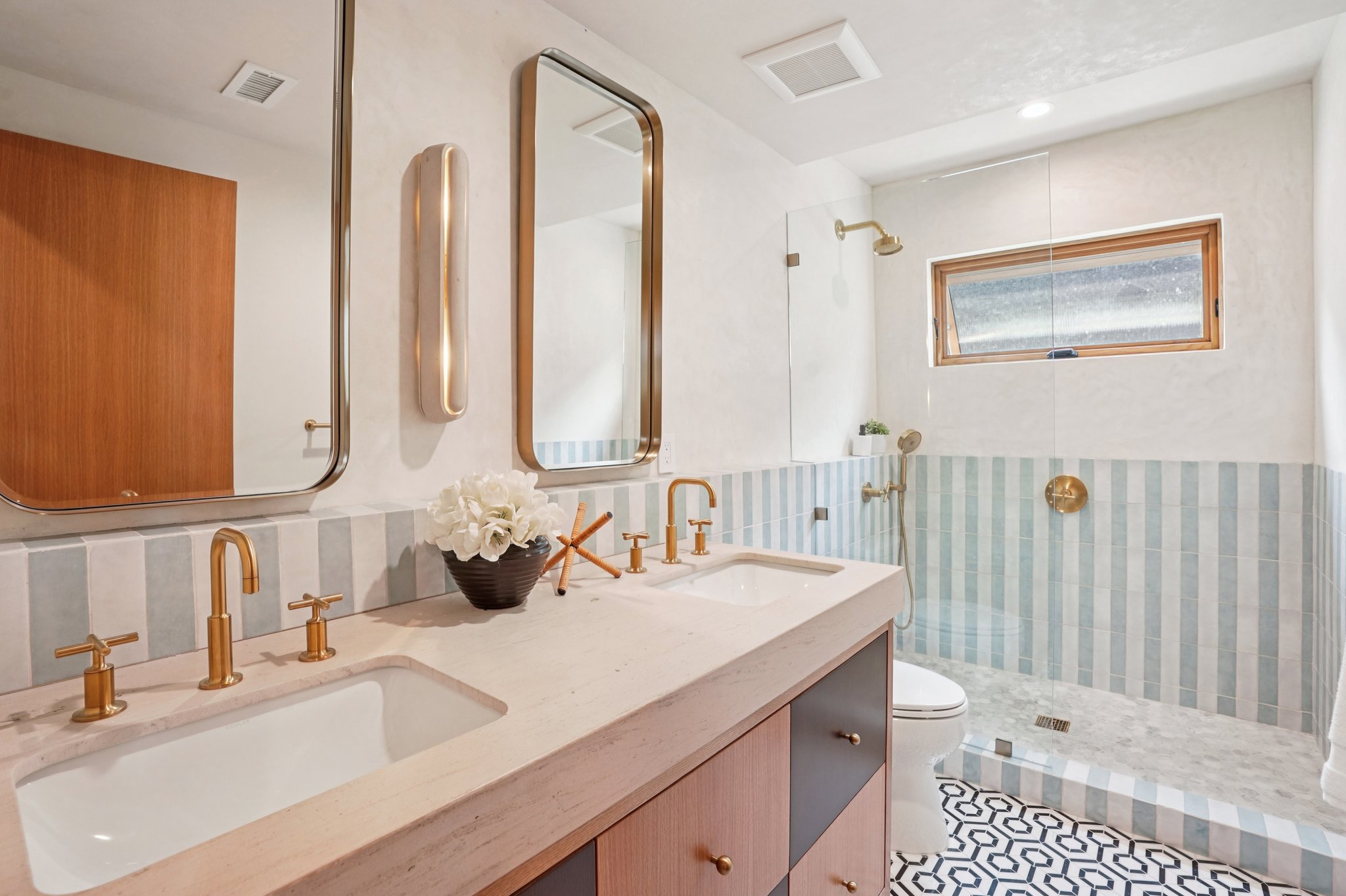 Navy St-S1004-051.jpg