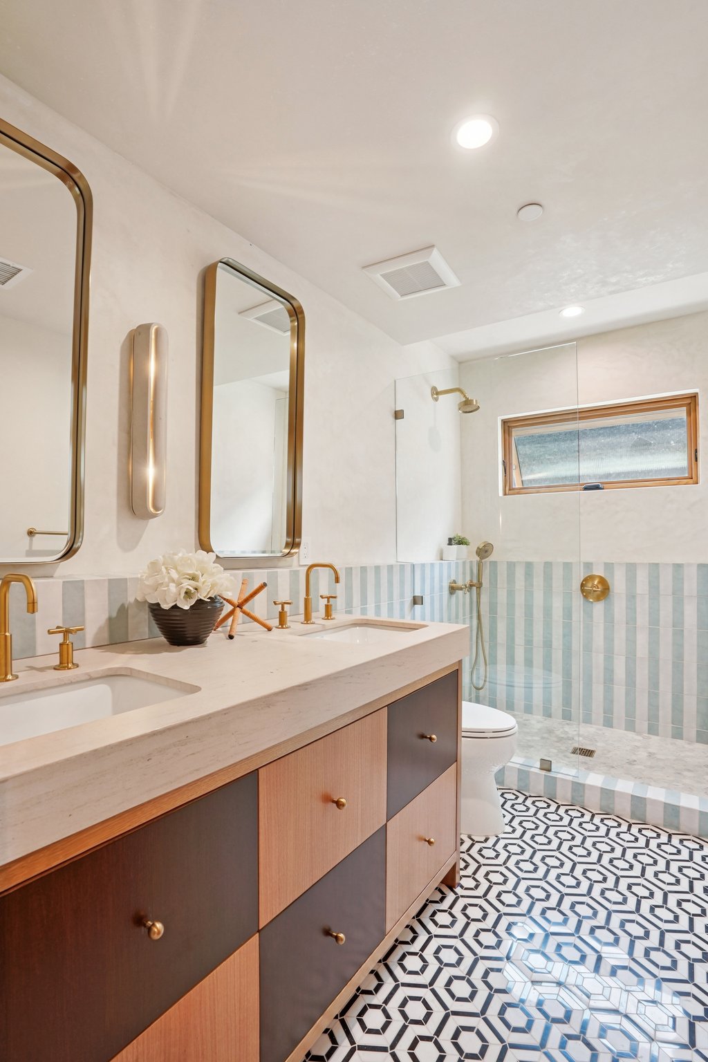 Navy St-S1004-052.jpg