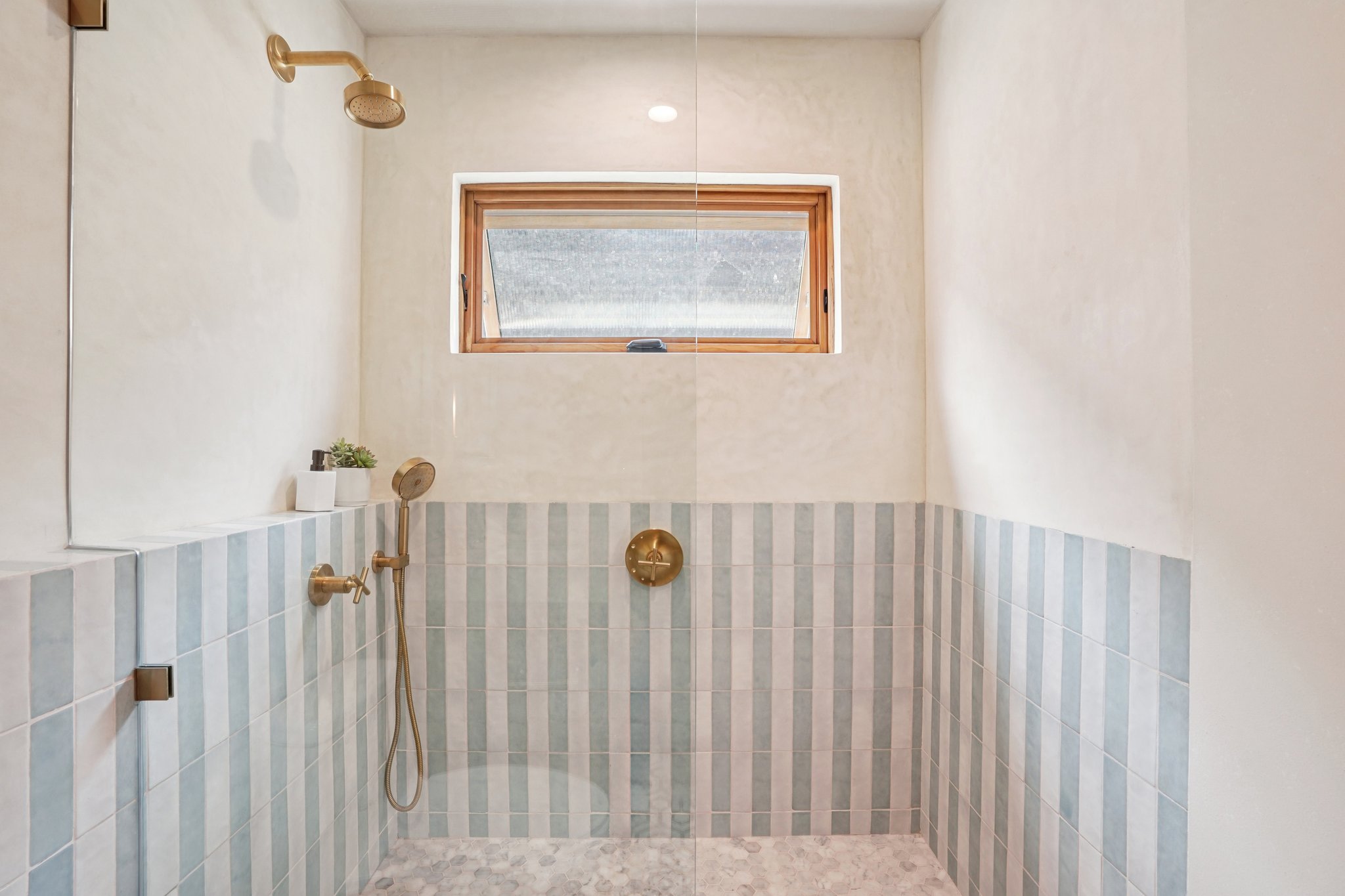 Navy St-S1004-053.jpg