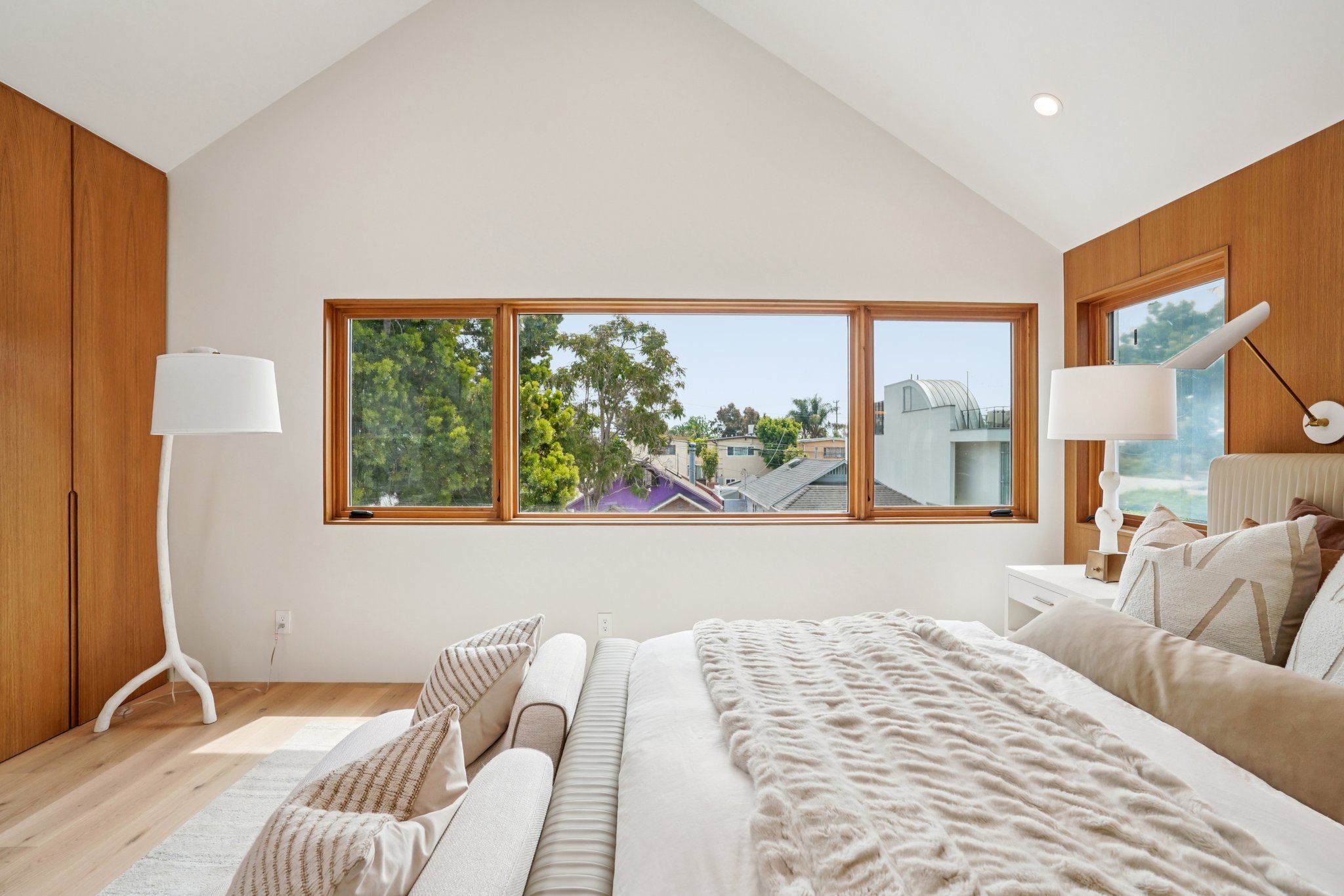 Navy St-S1004-067.jpg