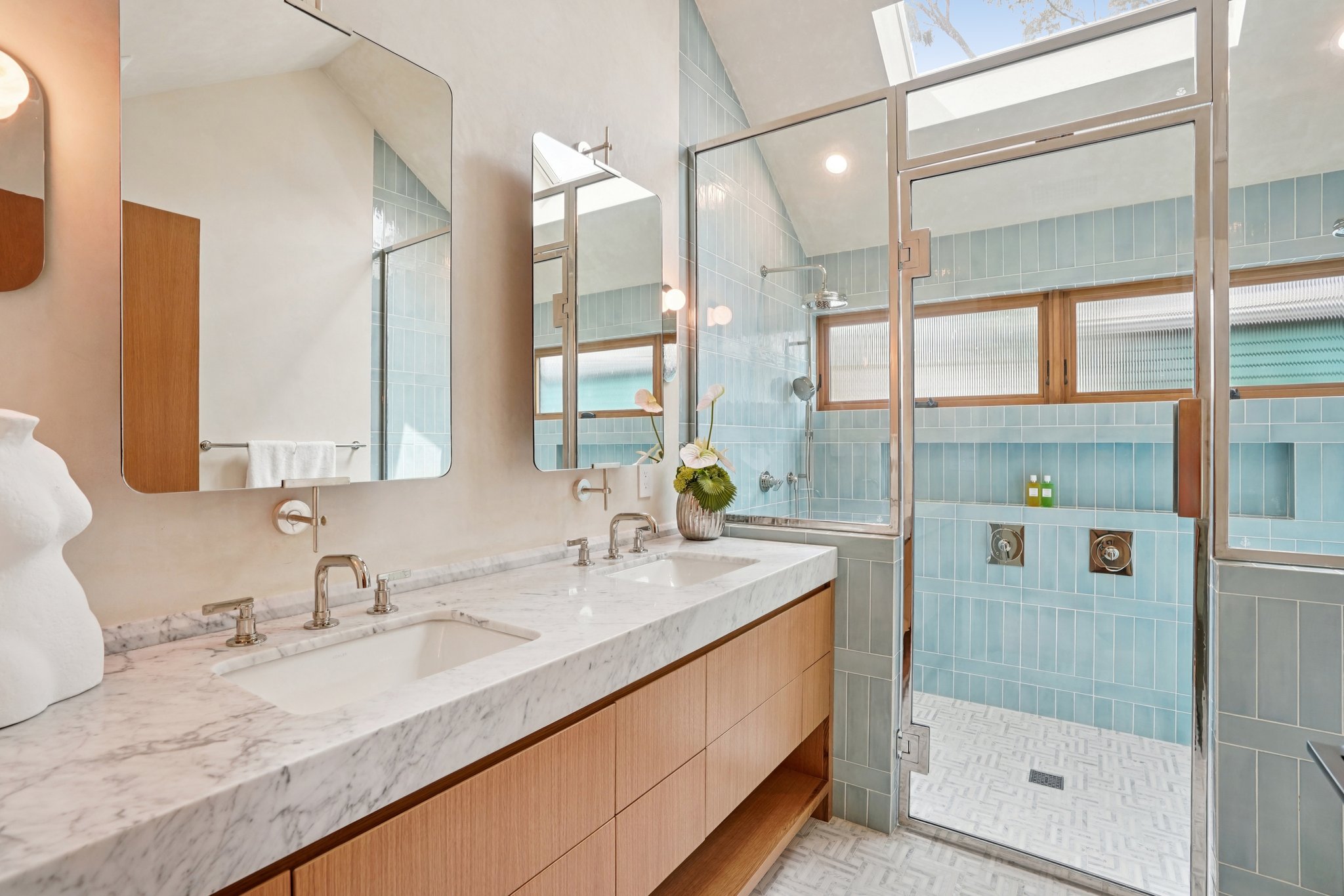 Navy St-S1004-073.jpg