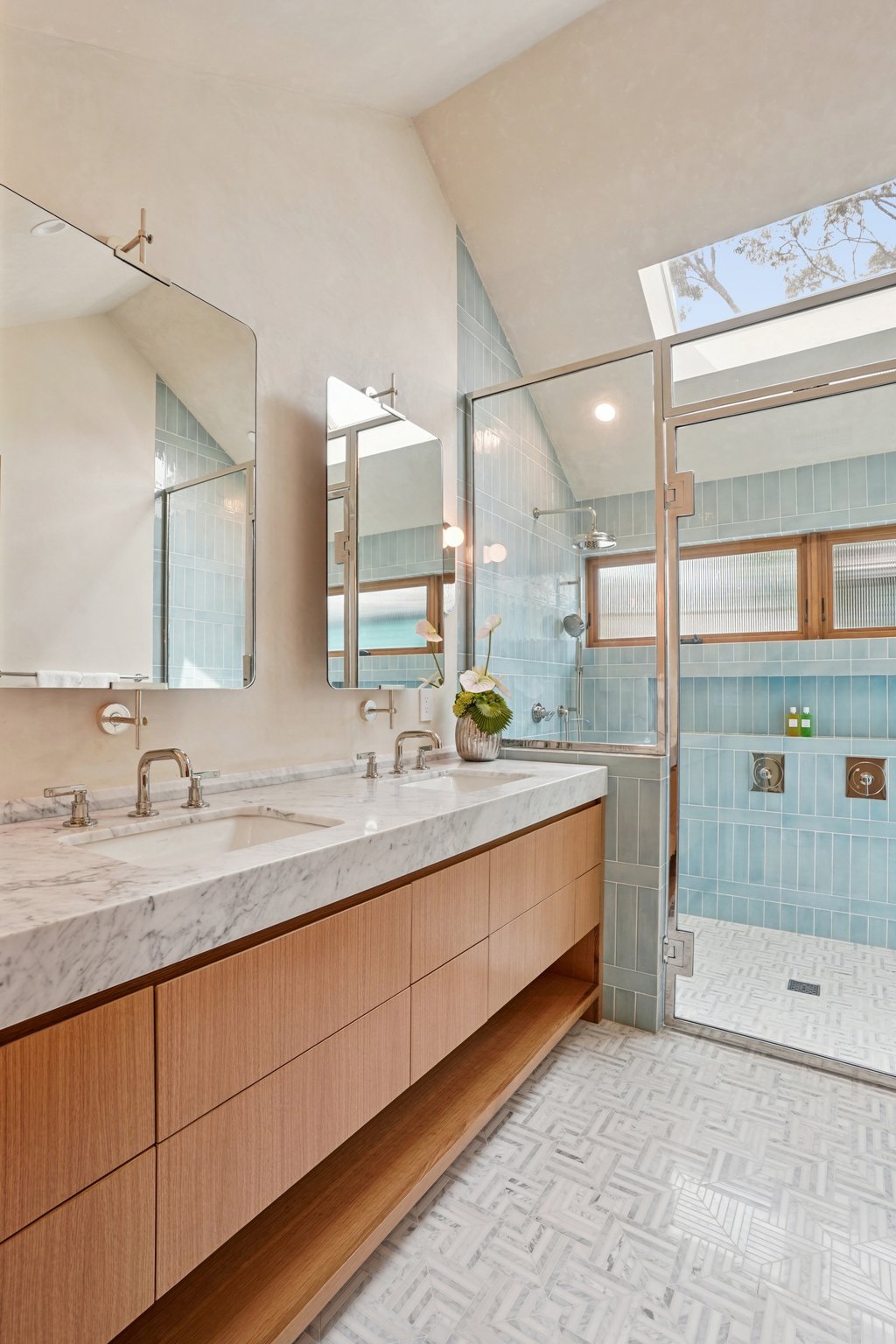 Navy St-S1004-074.jpg