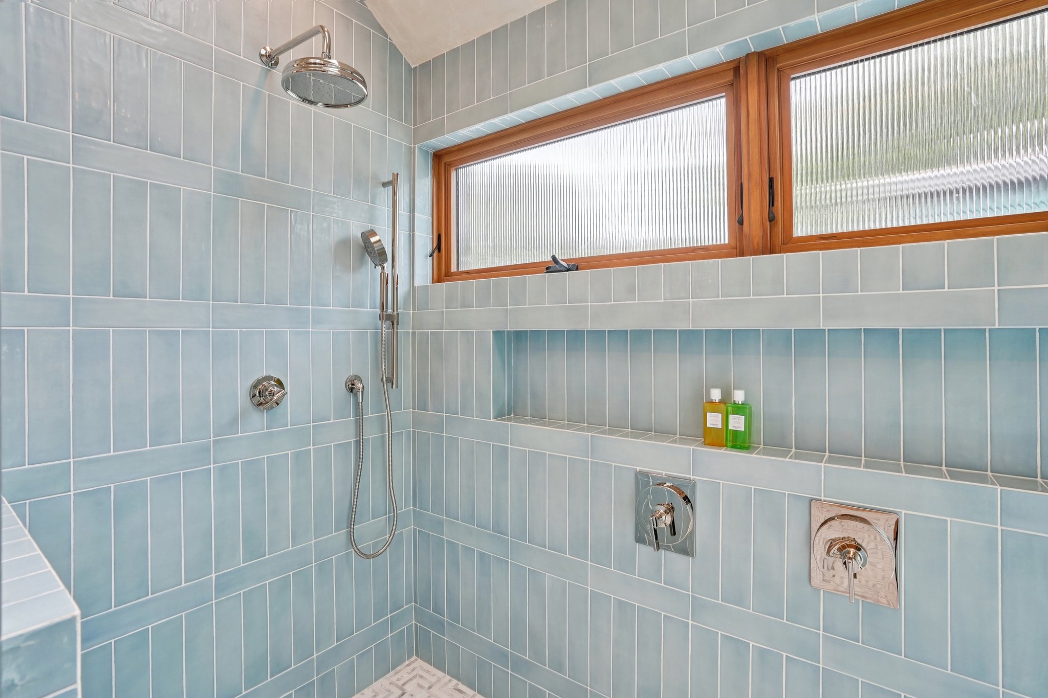 Navy St-S1004-076.jpg