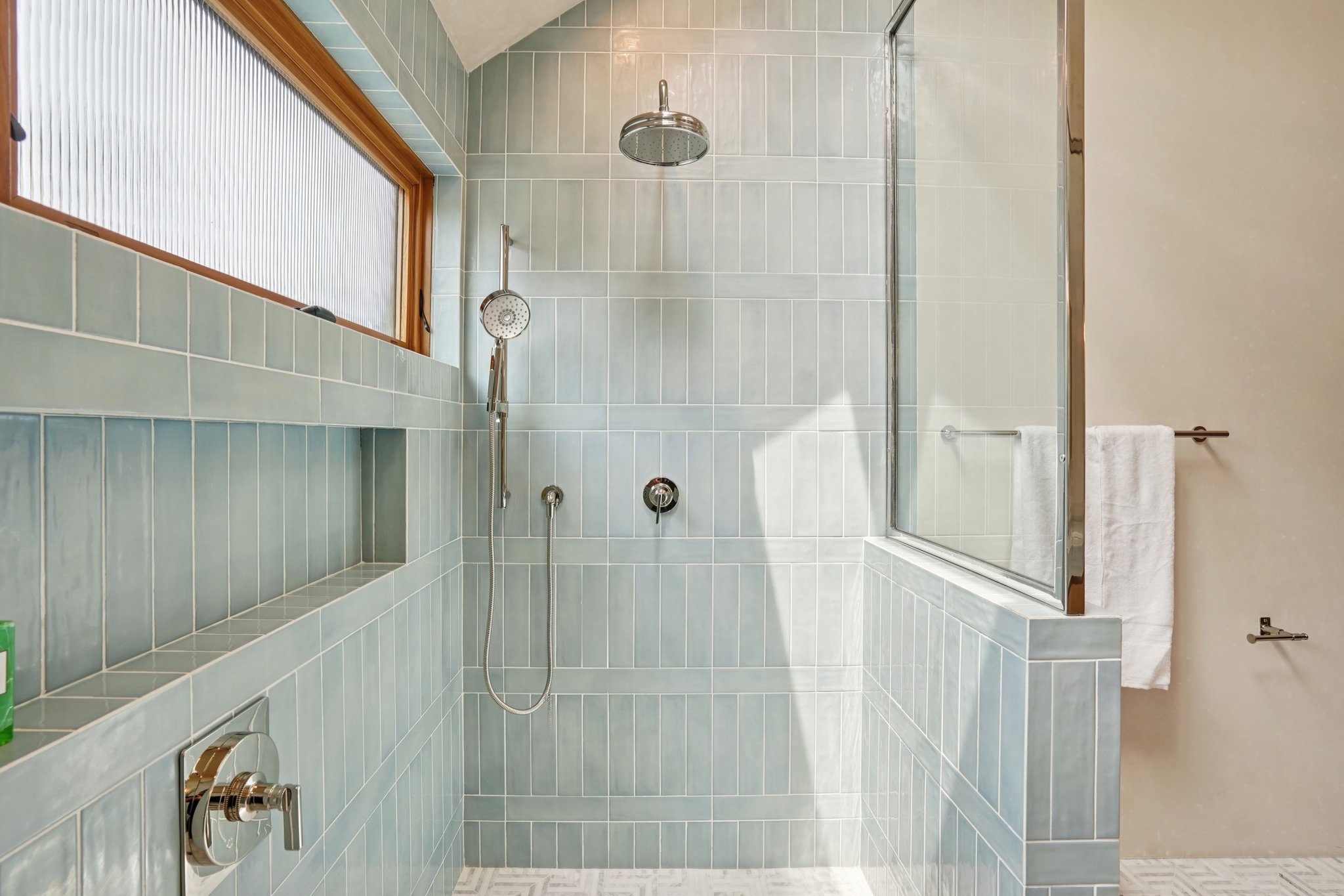 Navy St-S1004-077.jpg