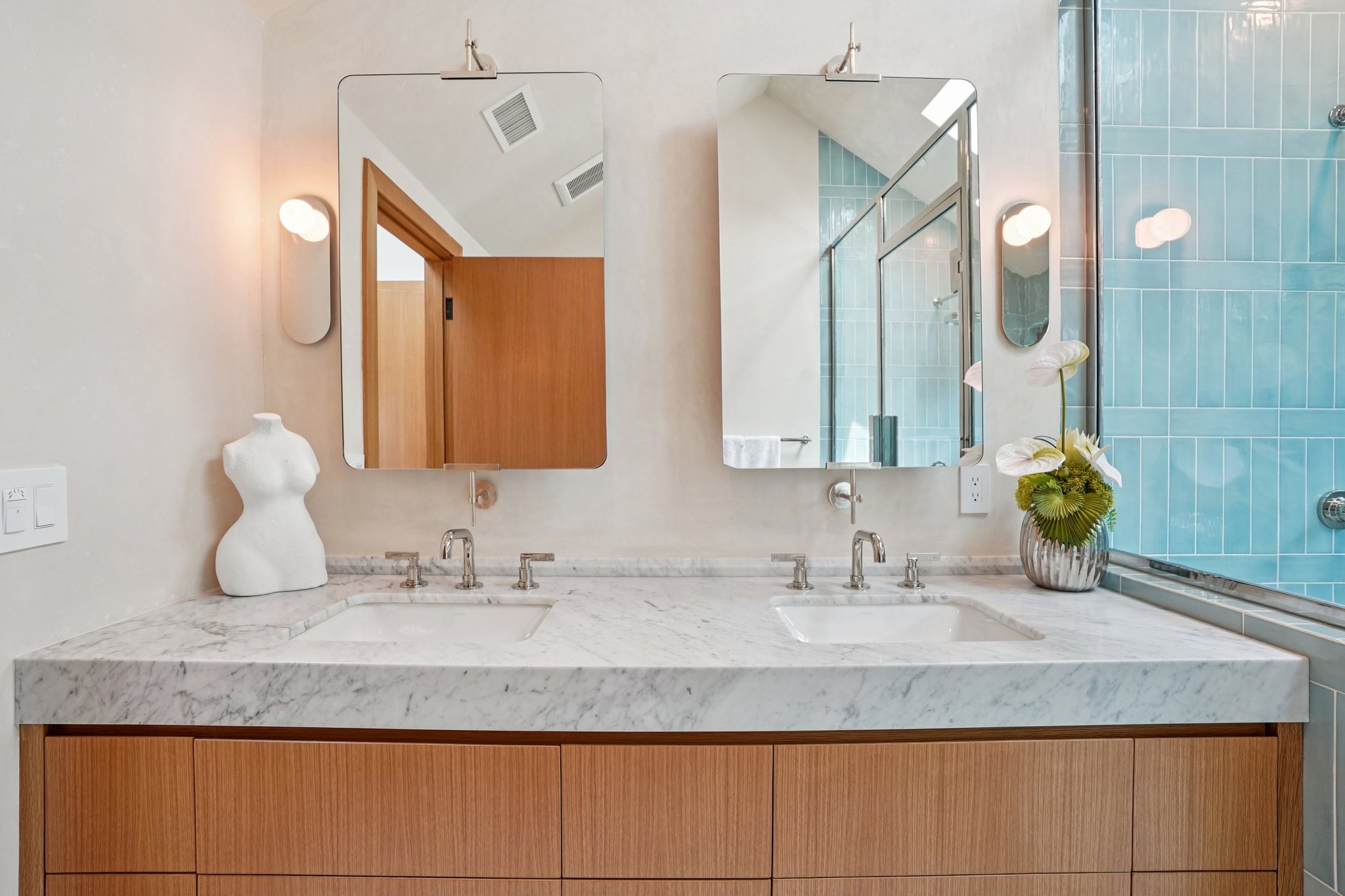 Navy St-S1004-078.jpg