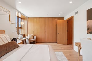 Navy St-S1004-060.jpg