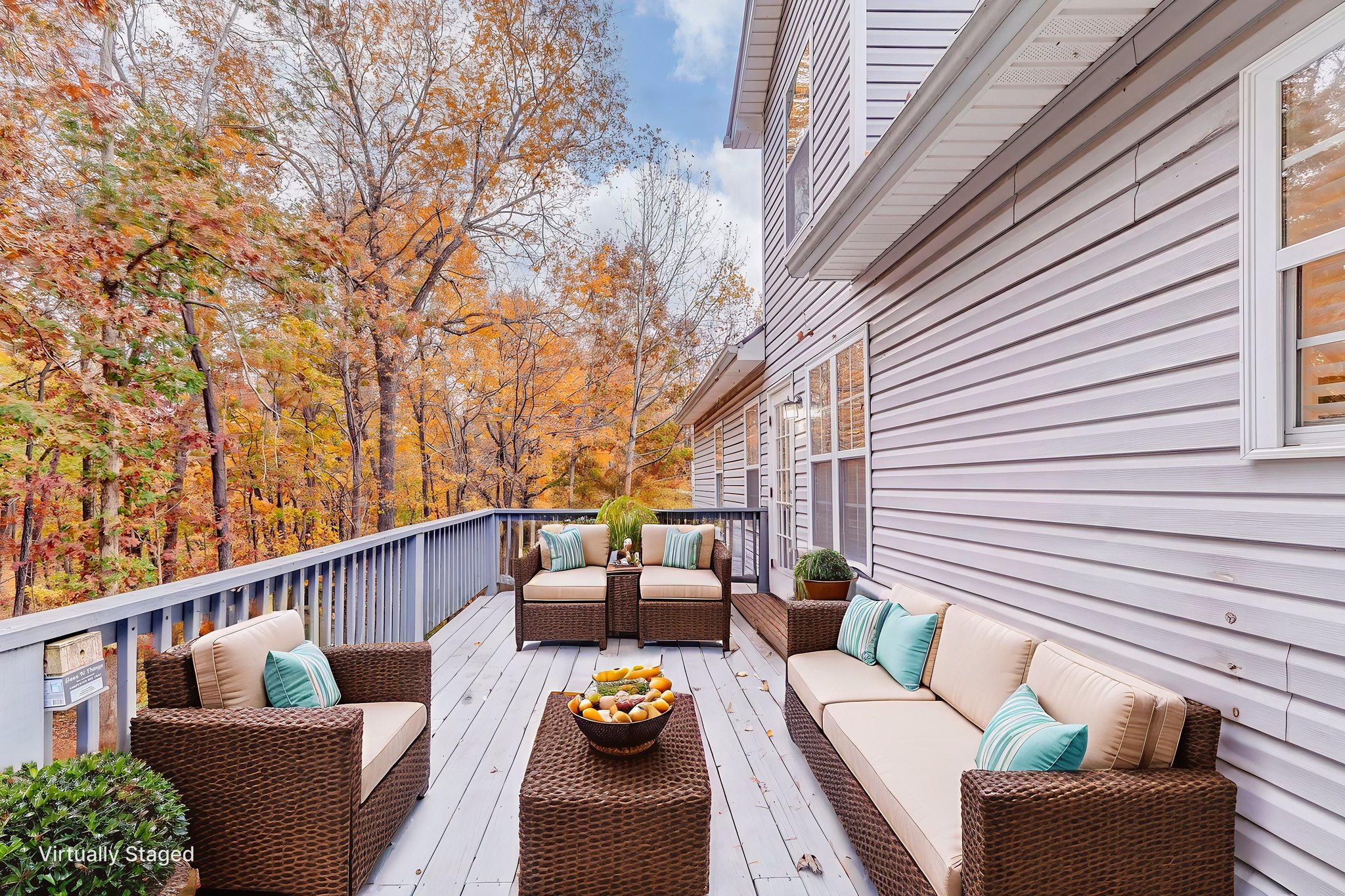 DSC09423_4_5 virtually staged.jpeg