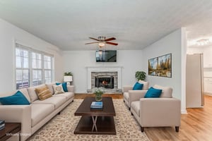 DSC09489_90_91-2 virtually staged.jpeg