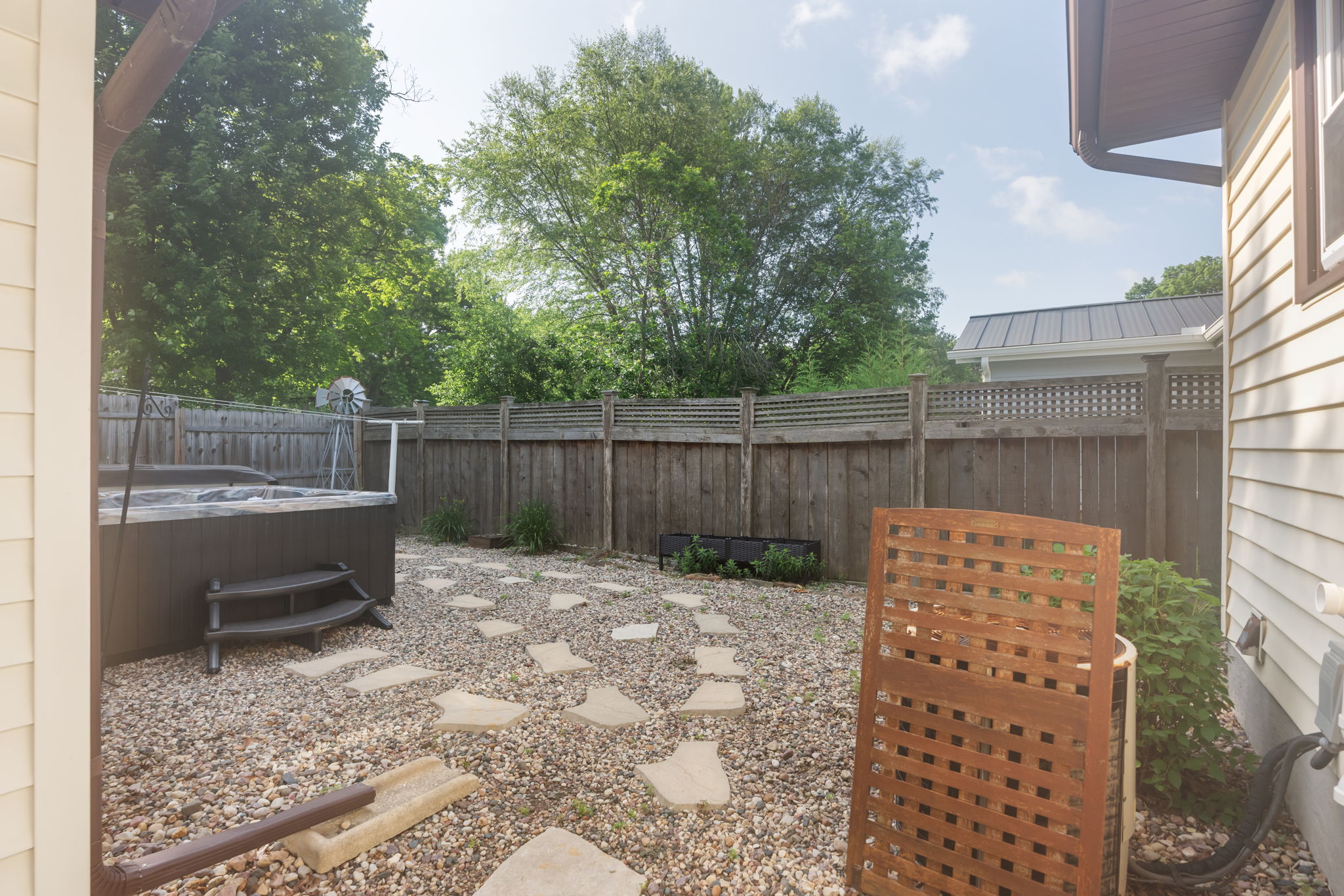  Photo 44