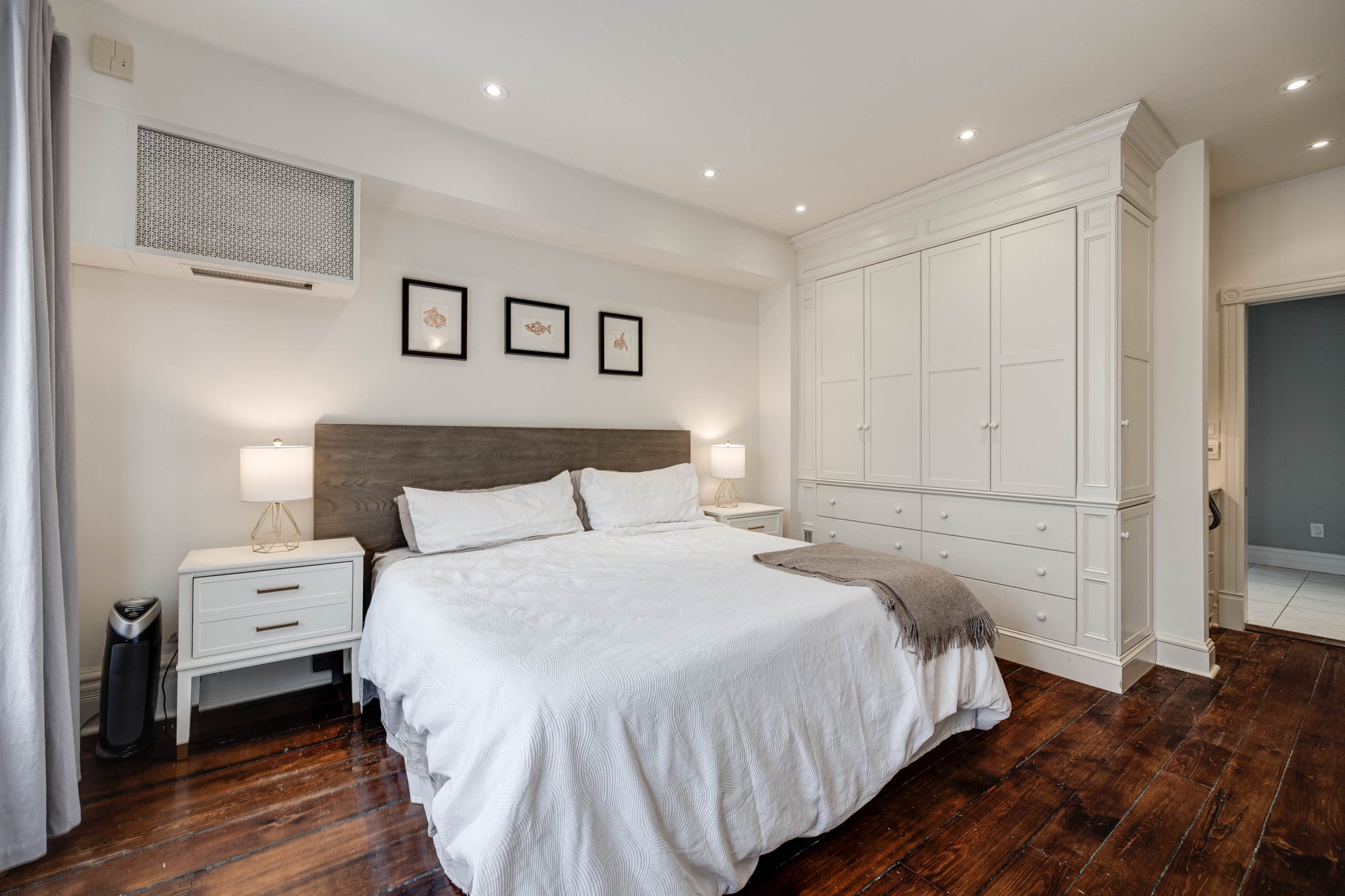 Toronto property showcase — delivered property photograph 21