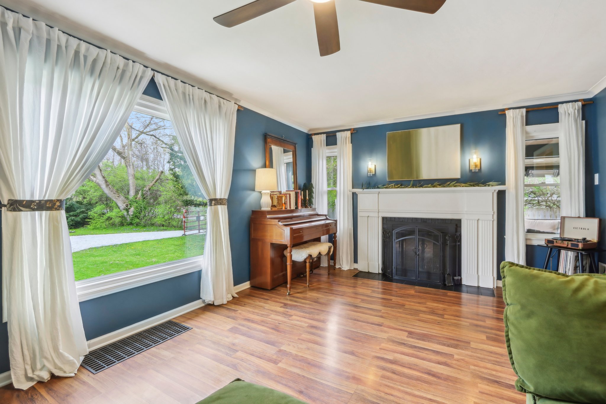 Michigan Rd-1504-009.jpg