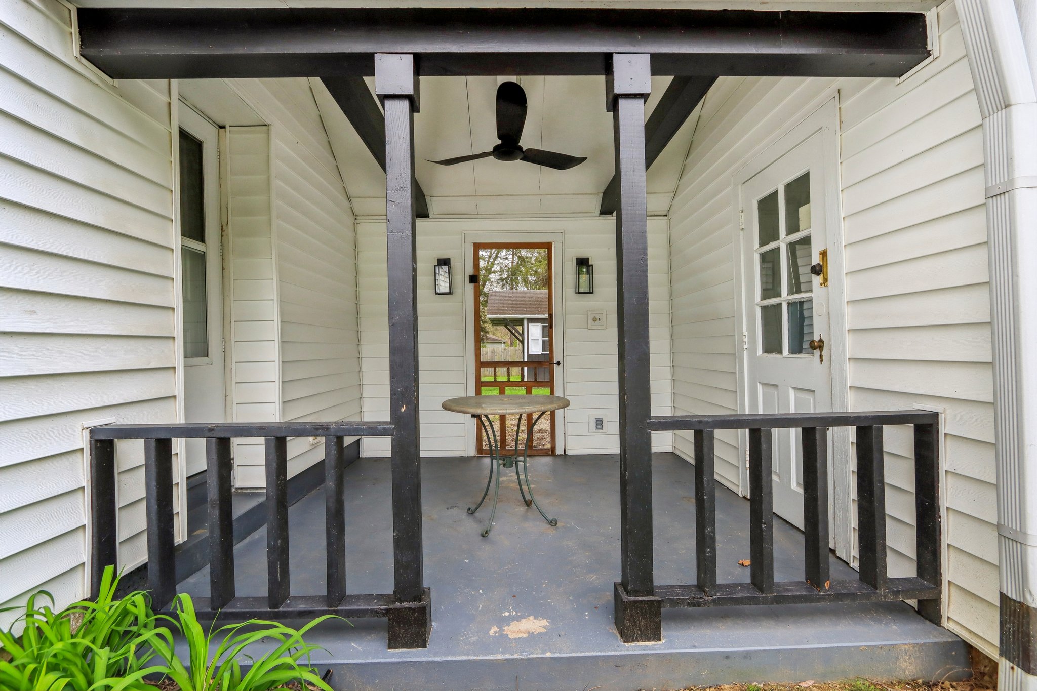 Michigan Rd-1504-031.jpg