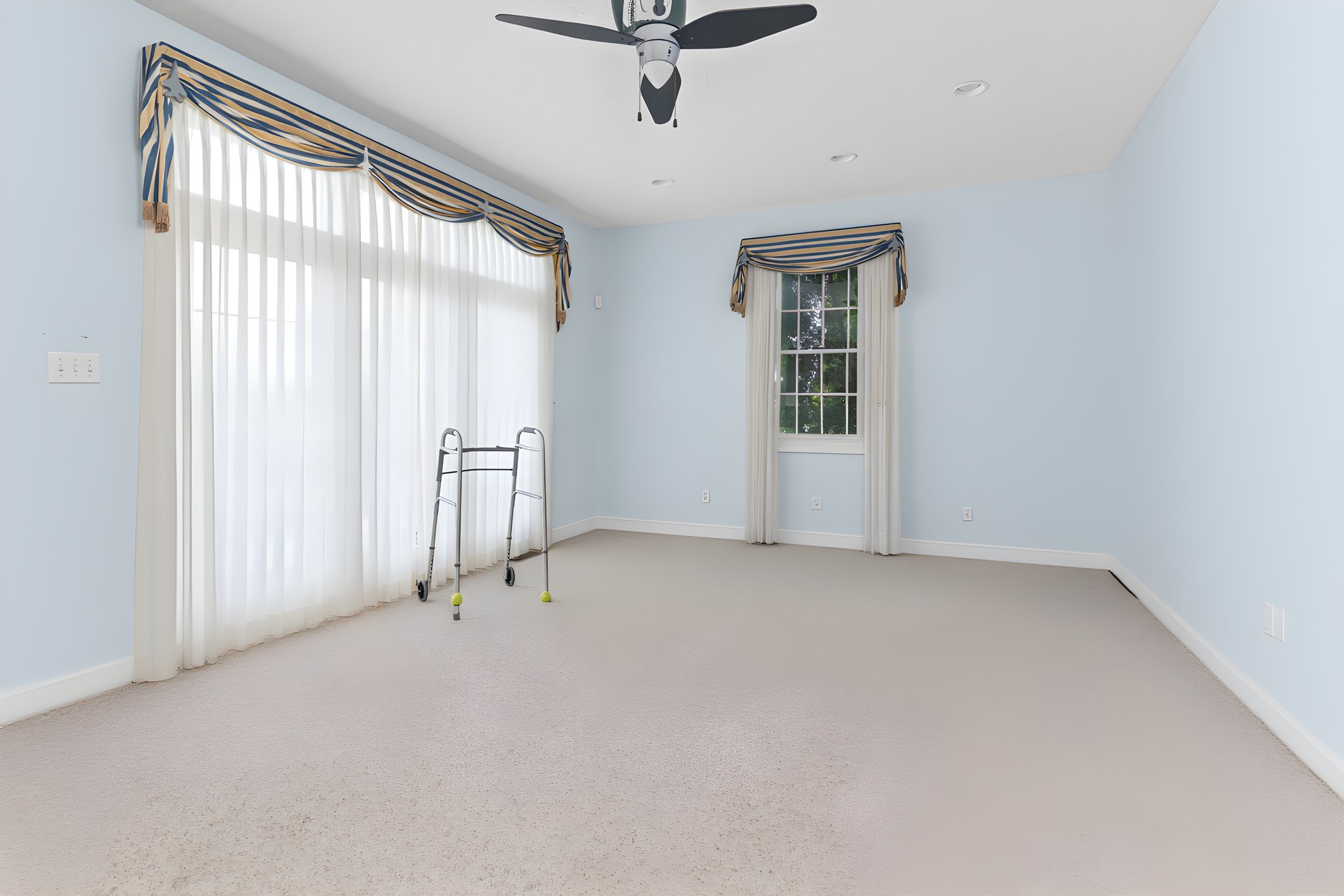 728_5869 furniture removed.jpeg