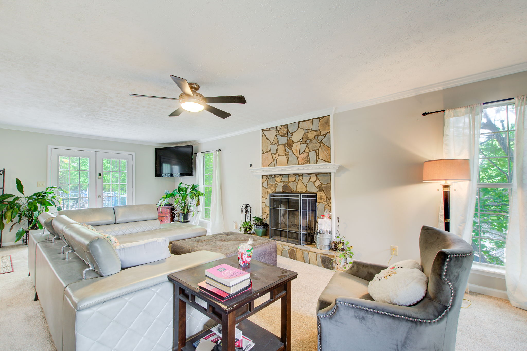 13 Living Room A w Ext Walkout
