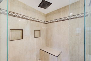 21 Main BR En Suite B Shower Detail