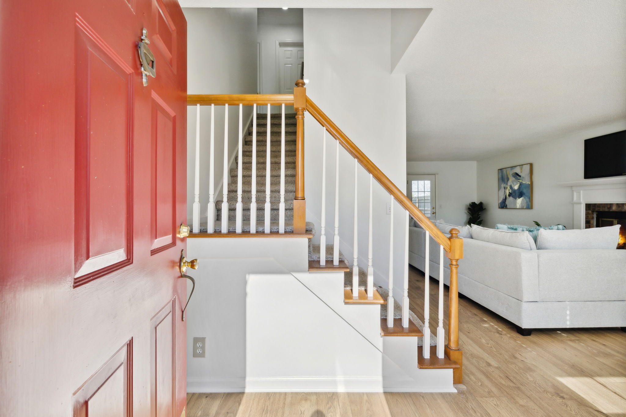  Photo 8