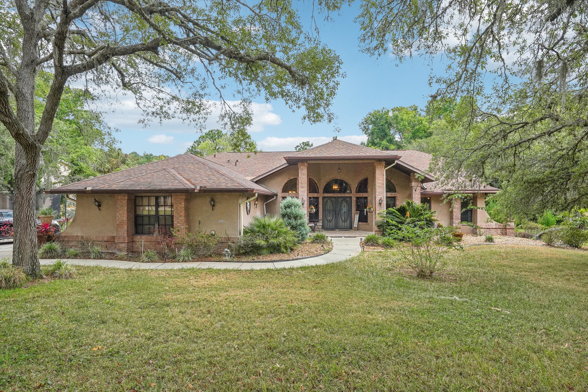 Laurel Oak Dr-003.jpg