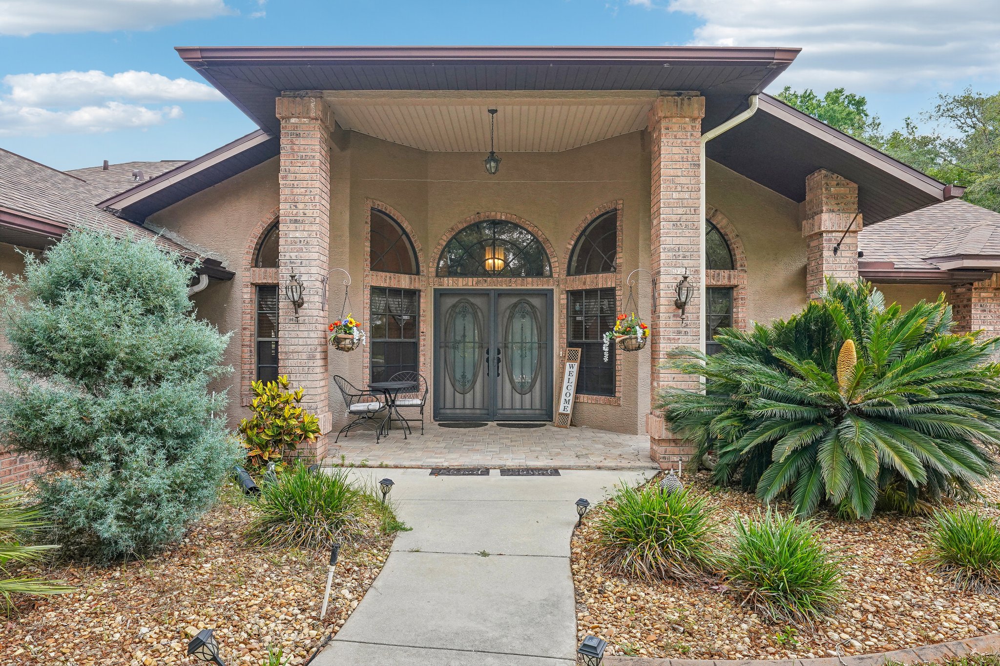 Laurel Oak Dr-005.jpg