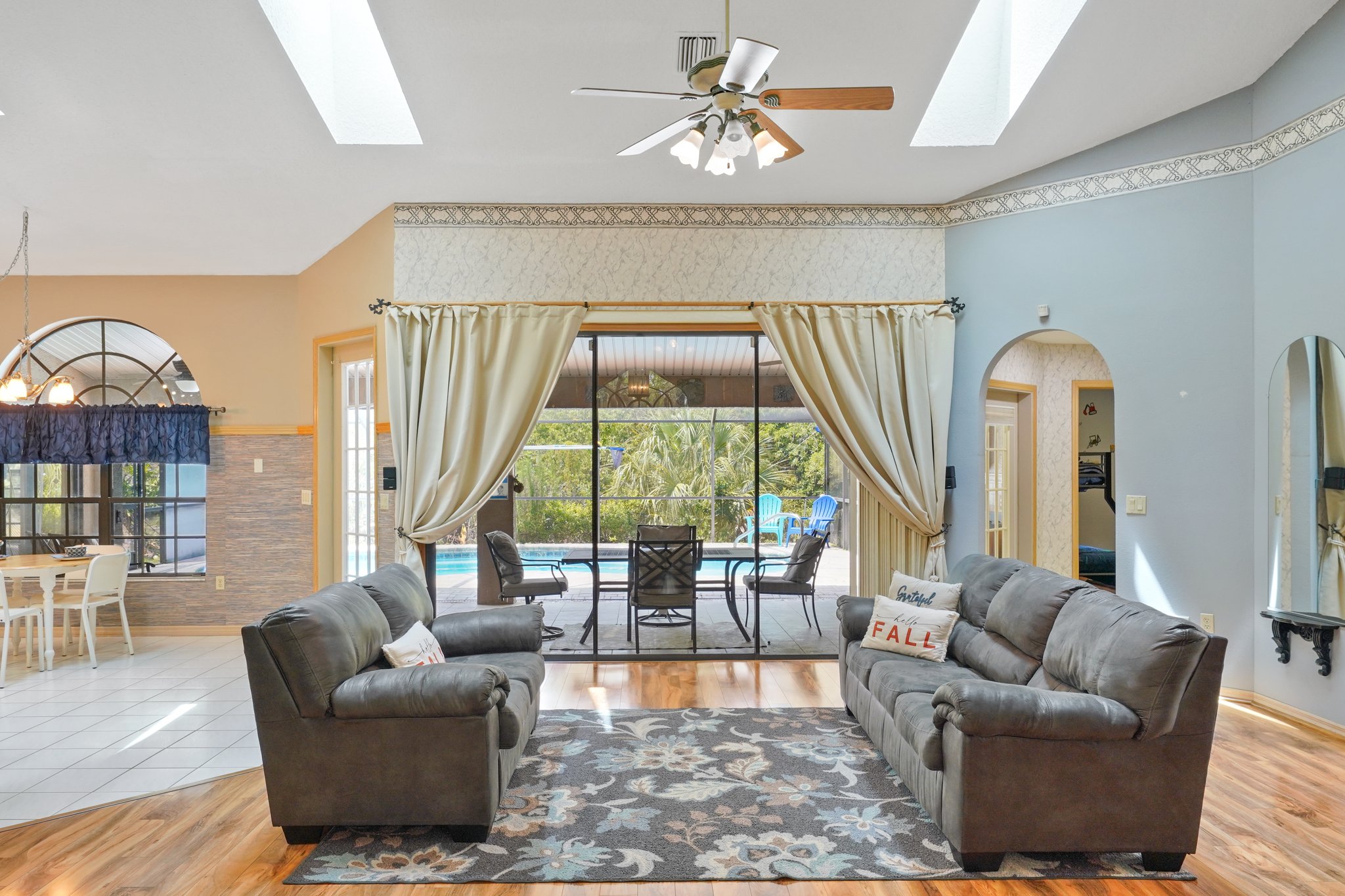 Laurel Oak Dr-009.jpg