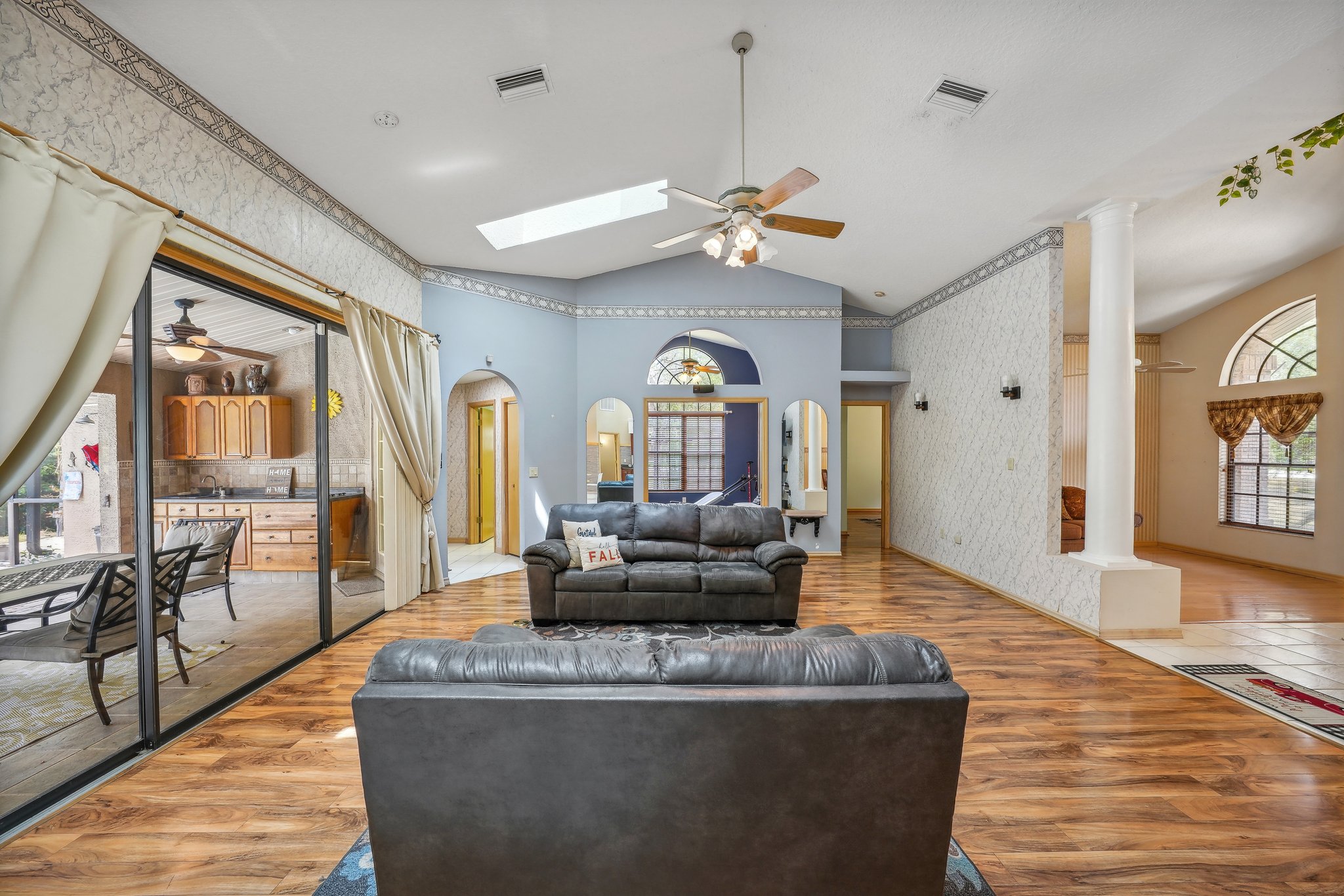 Laurel Oak Dr-013.jpg