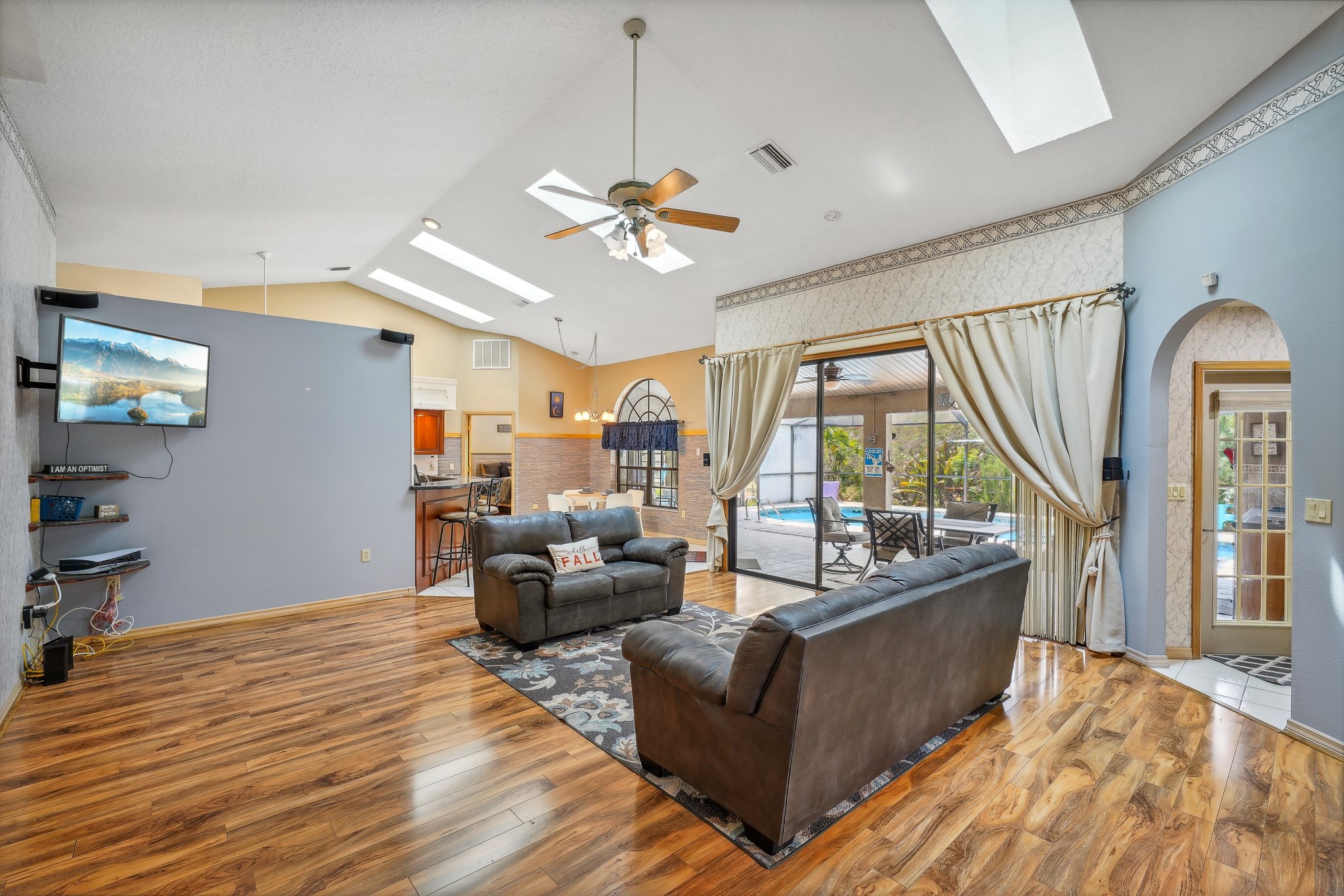 Laurel Oak Dr-017.jpg