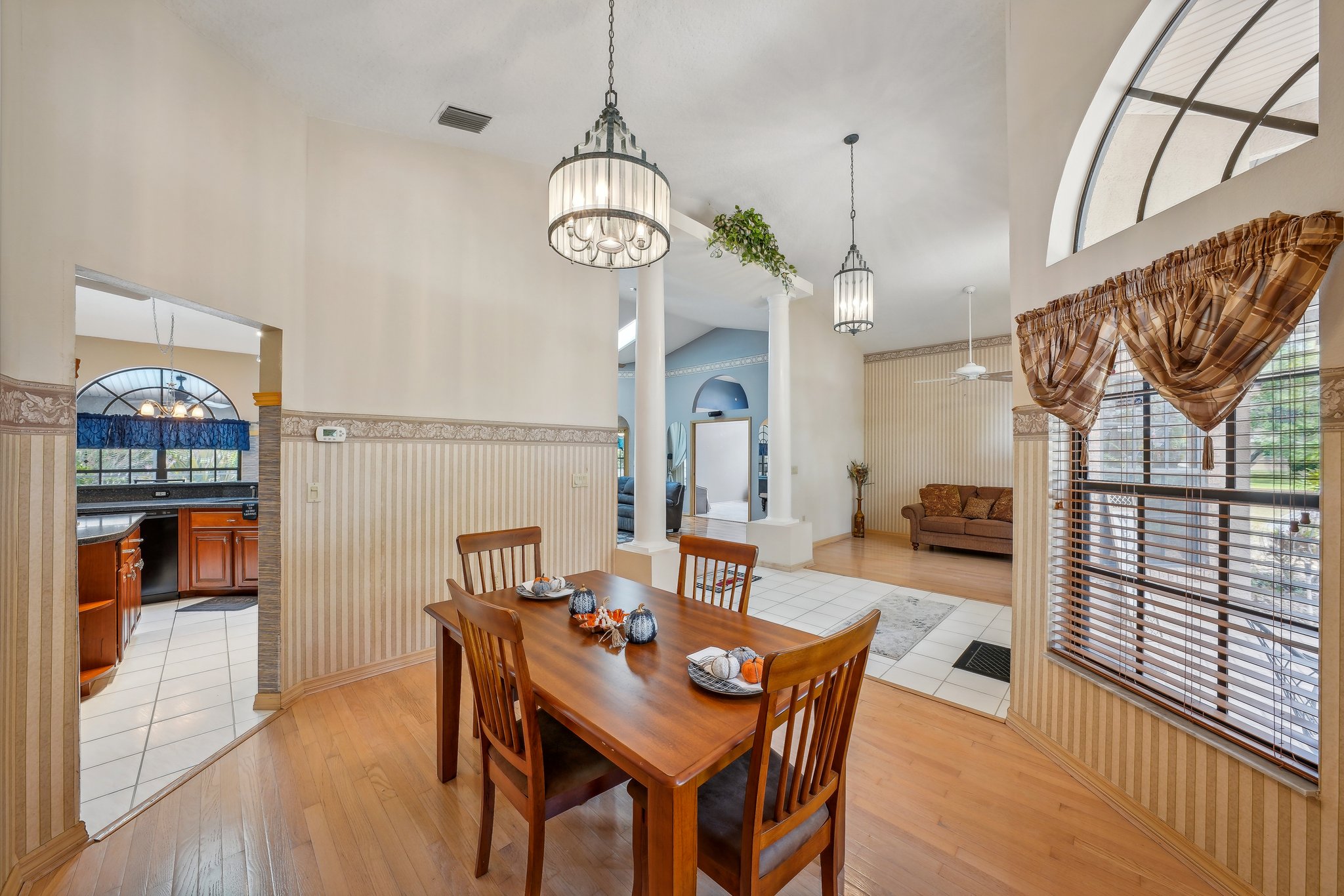 Laurel Oak Dr-020.jpg