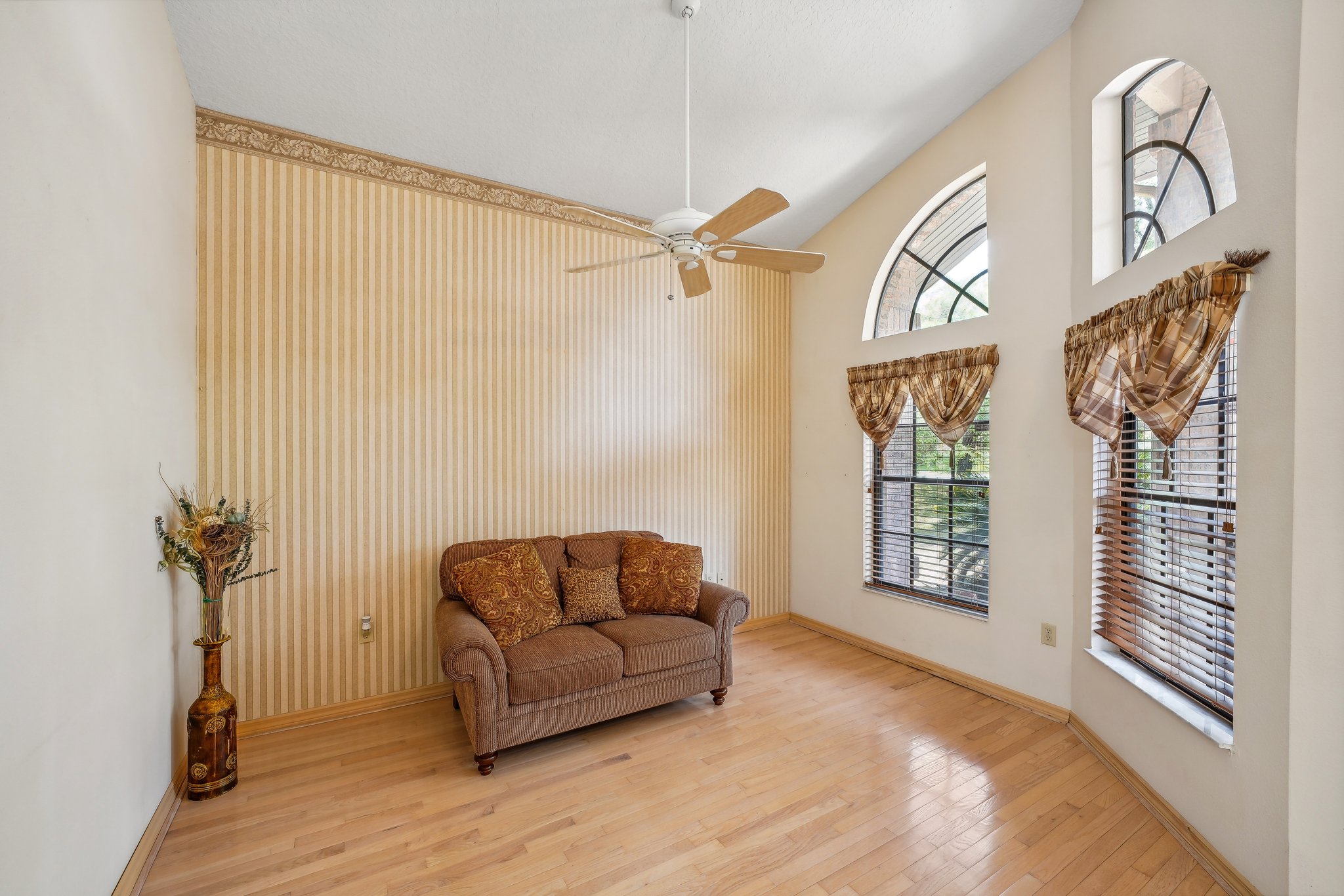Laurel Oak Dr-033.jpg