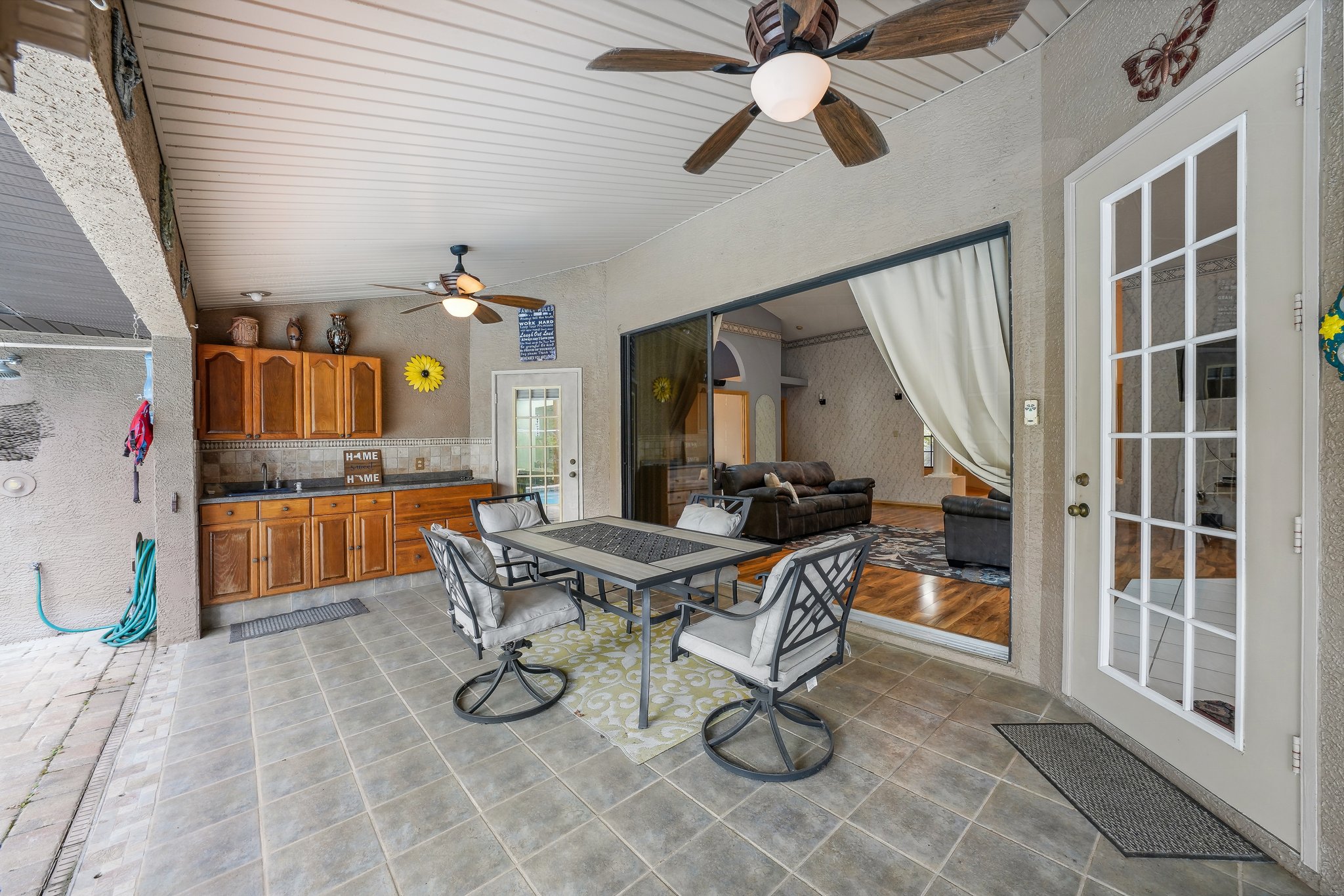 Laurel Oak Dr-061.jpg